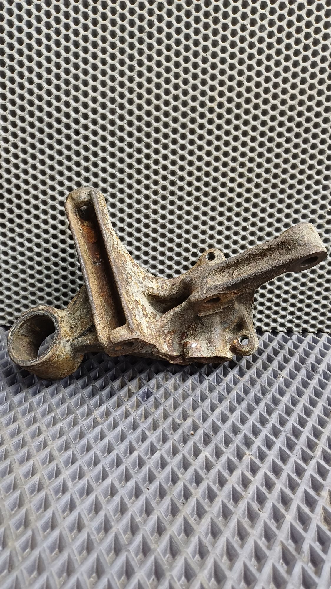 Б/У Поворотный кулак задний левый Toyota CARINA E 6 дорест. 1992—1996 1994 Зеленый, 1990 рублей, Краснодар