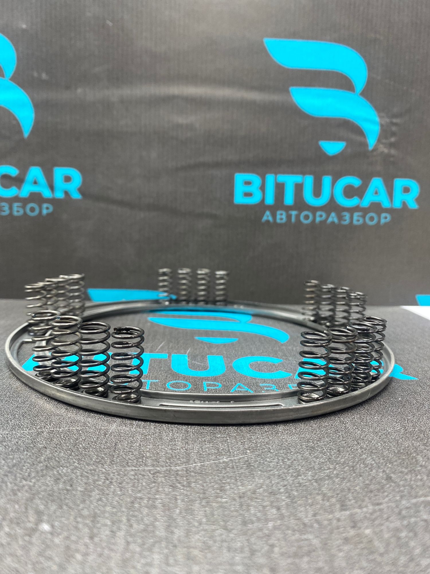 https://ycs.partsauto.market/partsauto-images/thmbs/userImages/c8f07ba63eb5b2f0f6006ea854bf8f7d/part/be3f2808-07a4-4b20-a28e-01d1ca07a374_1771322892899.jpg