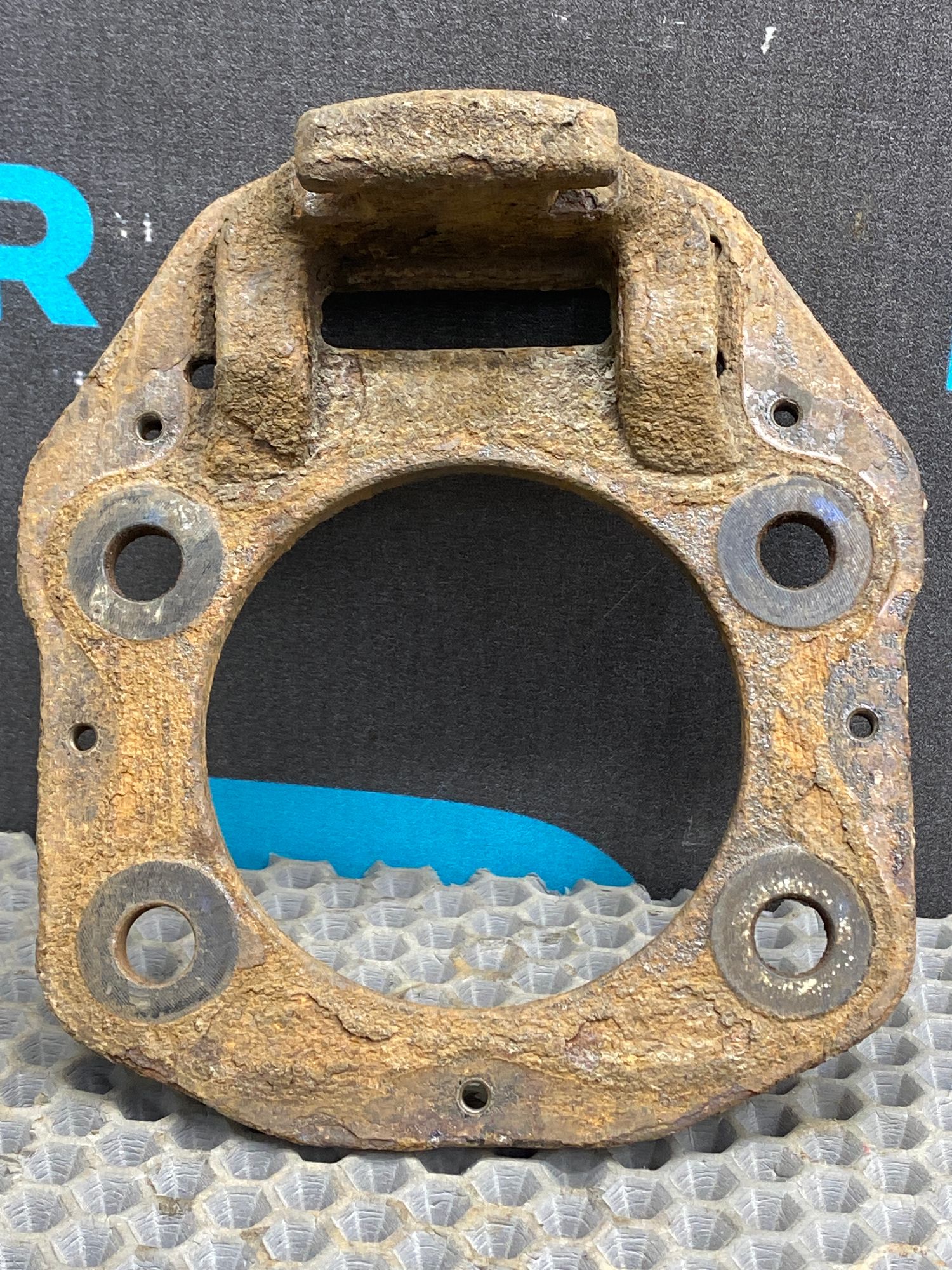 https://ycs.partsauto.market/partsauto-images/thmbs/userImages/c8f07ba63eb5b2f0f6006ea854bf8f7d/part/be6d4e8d-58d3-415f-bdfa-ac4a0ba2cc76_1774782785437.jpg
