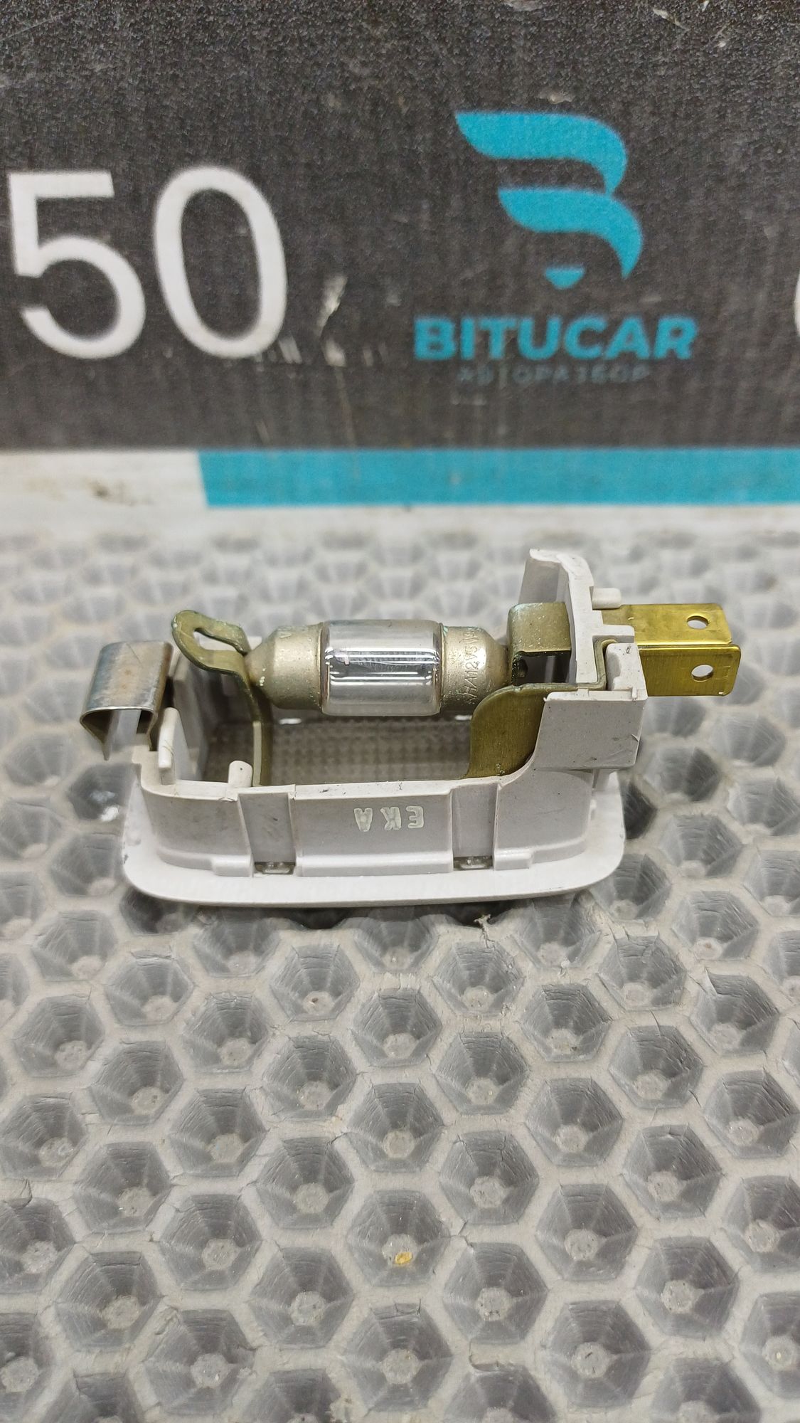 https://ycs.partsauto.market/partsauto-images/thmbs/userImages/c8f07ba63eb5b2f0f6006ea854bf8f7d/part/bf24b8ce-7e87-4633-9236-ad72c9120d37_1774969209903.jpg