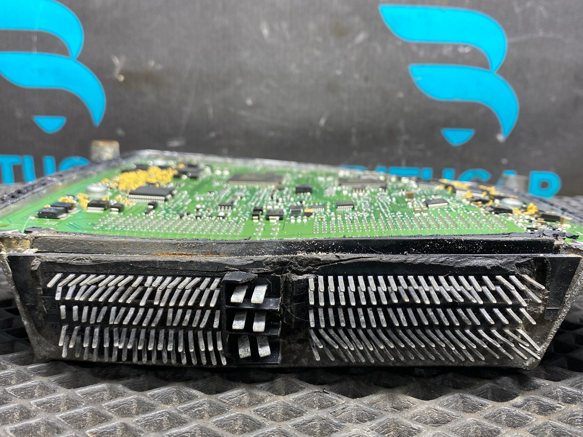 https://ycs.partsauto.market/partsauto-images/thmbs/userImages/c8f07ba63eb5b2f0f6006ea854bf8f7d/part/bf68c38c-e0e4-479b-8da3-90c6b477b22d_1777280818903.jpg