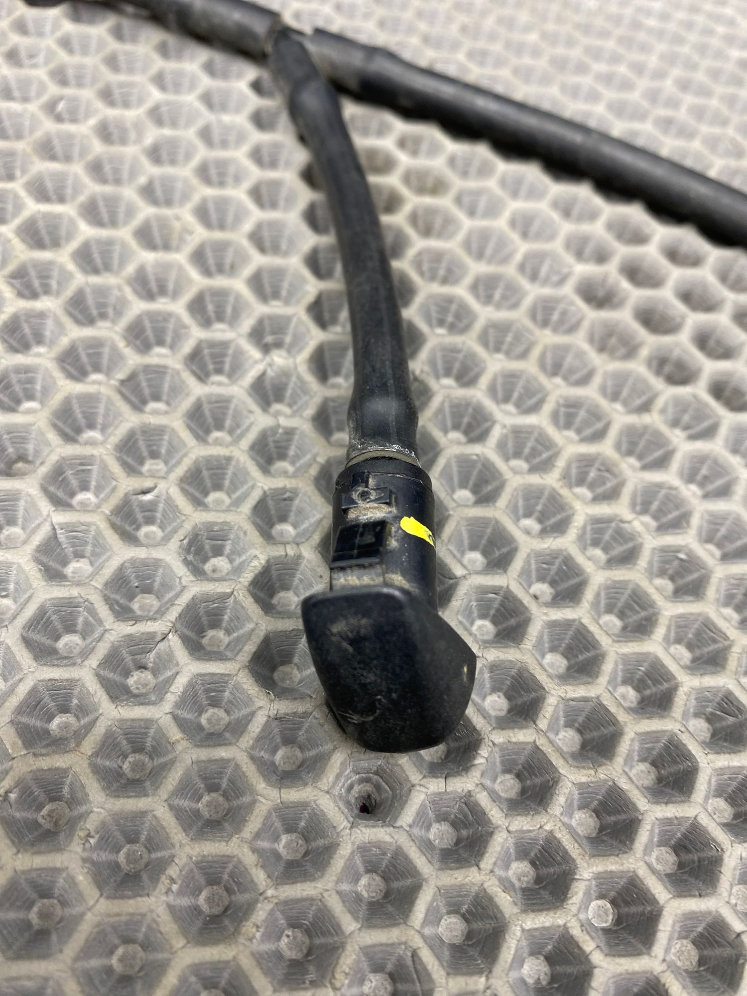 https://ycs.partsauto.market/partsauto-images/thmbs/userImages/c8f07ba63eb5b2f0f6006ea854bf8f7d/part/bf6c956f-b389-411b-9c40-d891fb98305e_1776948440166.jpg