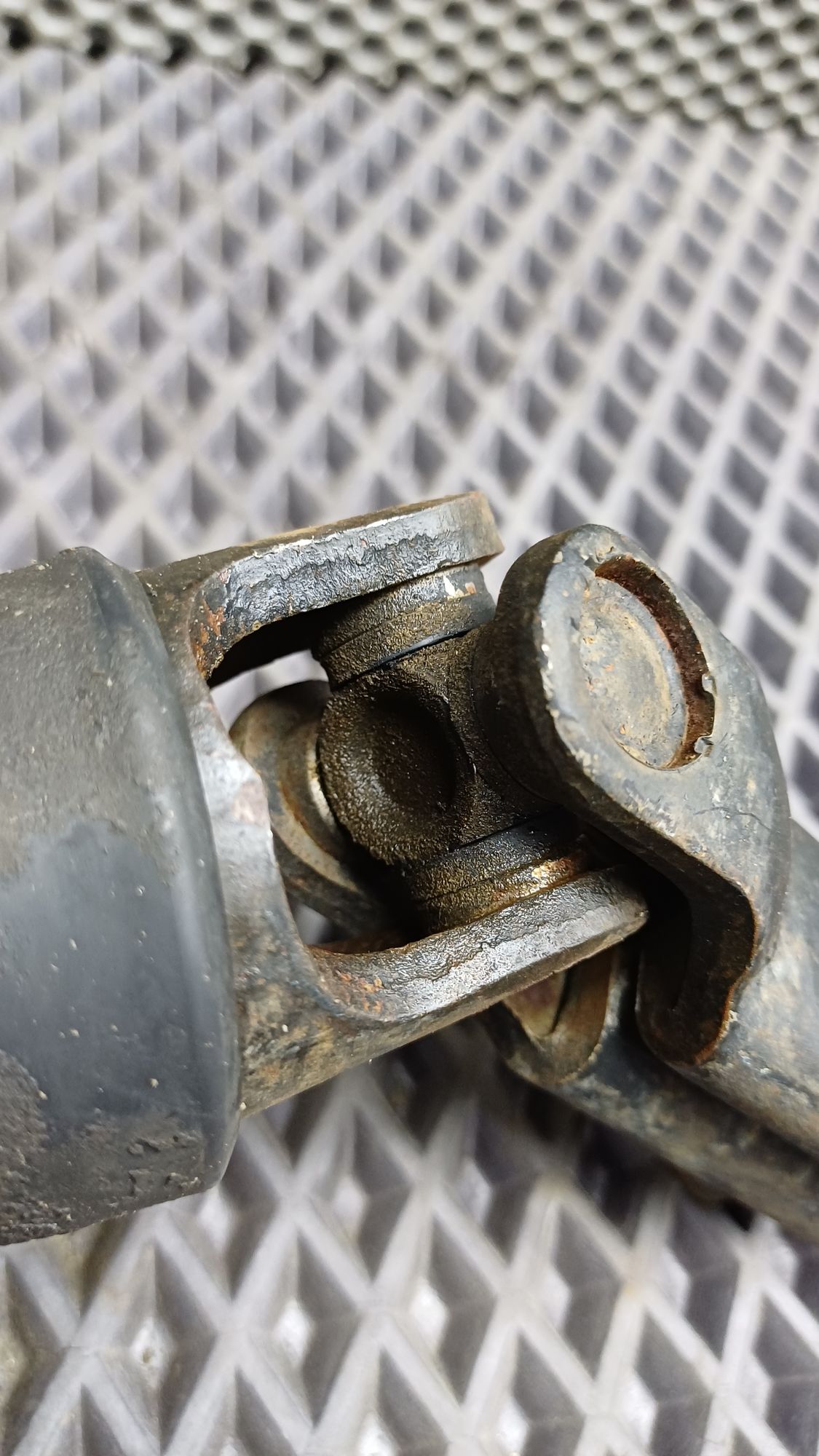 Б/У Кардан рулевой Toyota CARINA E 6 дорест. 1992—1996 1994 Зеленый, 1390 рублей, Краснодар