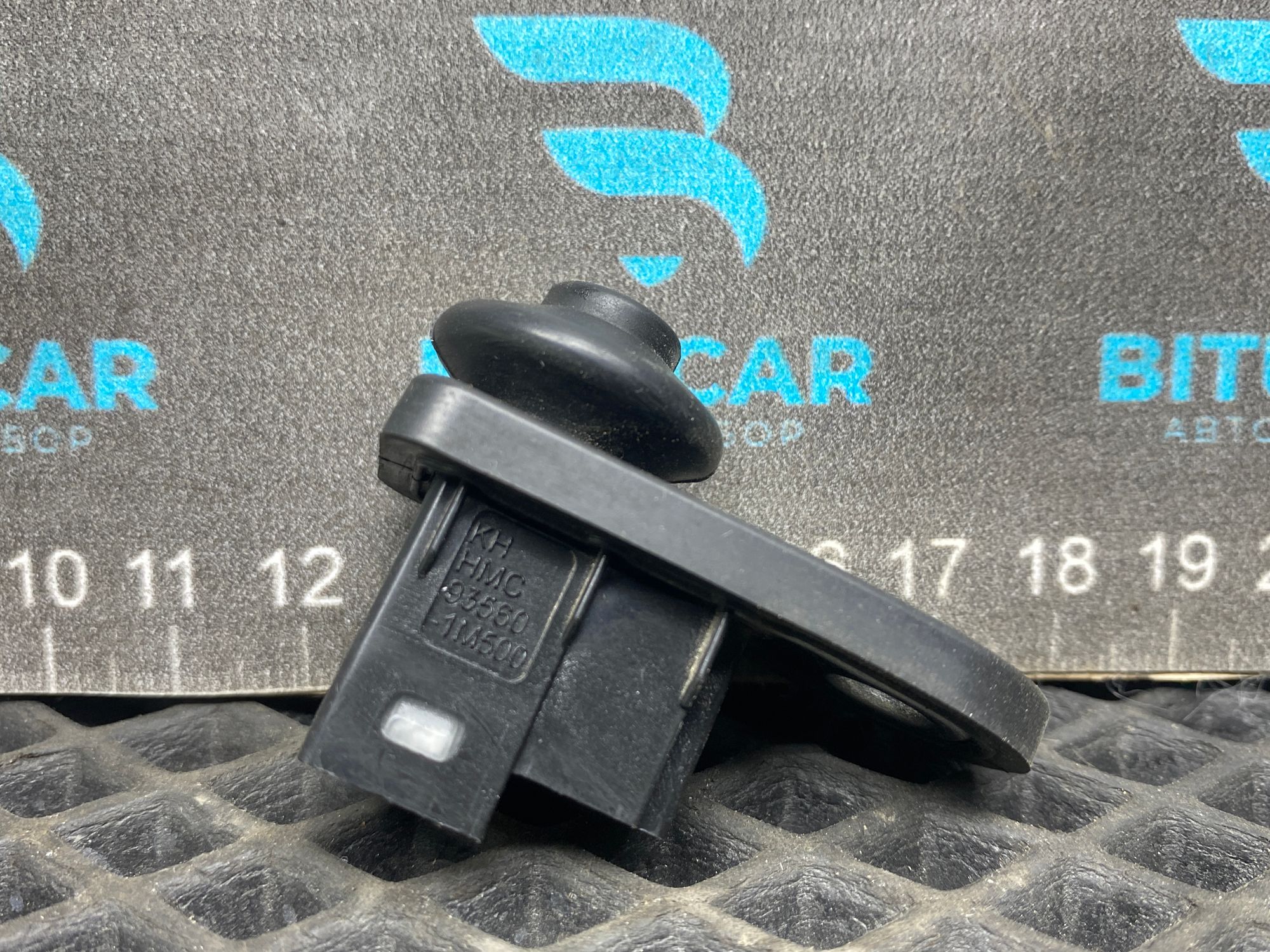 https://ycs.partsauto.market/partsauto-images/thmbs/userImages/c8f07ba63eb5b2f0f6006ea854bf8f7d/part/c04f9d66-e3c2-45ce-b581-37713eeec717_1777383845372.jpg