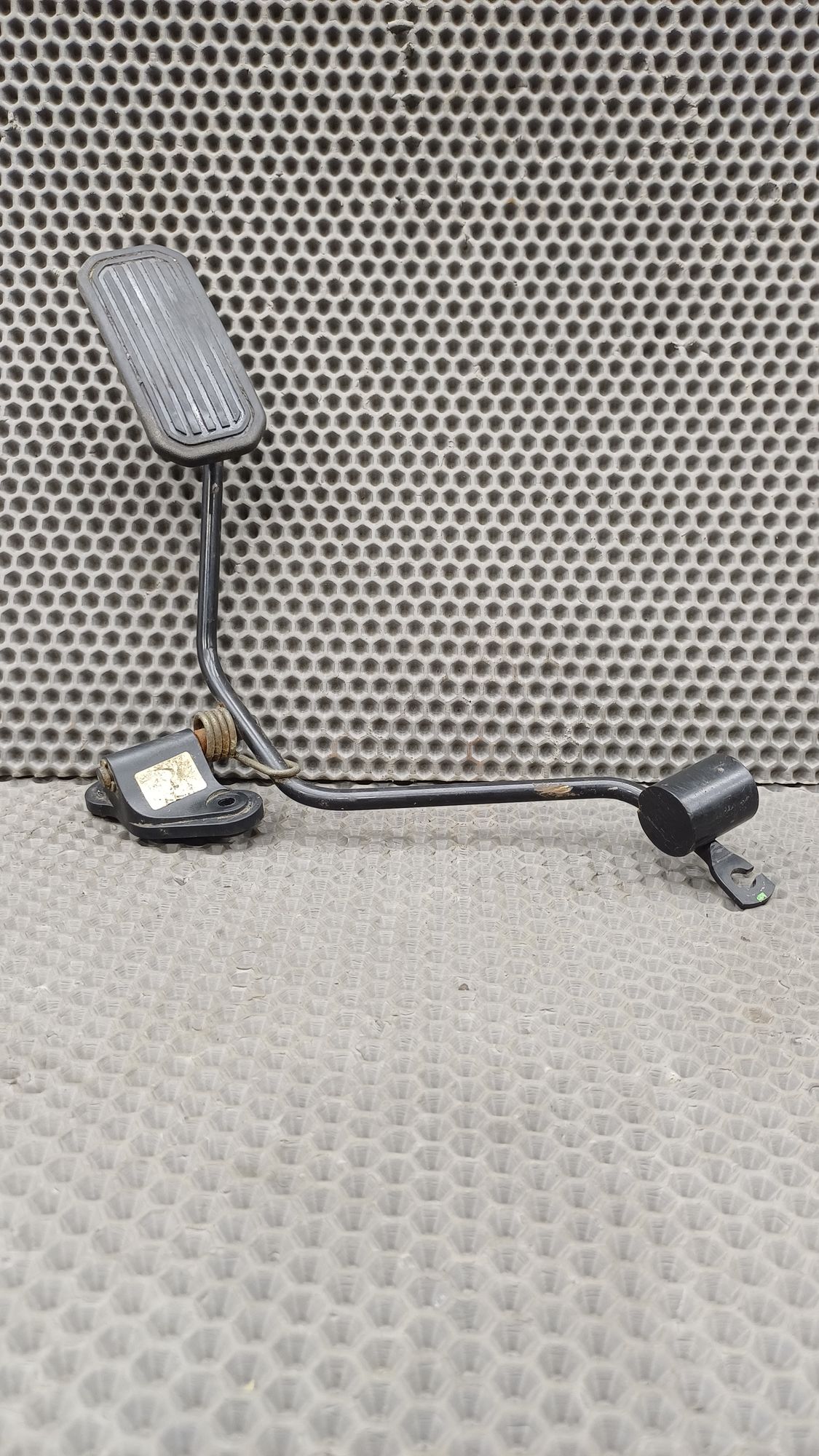 Б/У Педаль газа Toyota CARINA E 6 дорест. 1992—1996 1994 Зеленый, 890 рублей, Краснодар