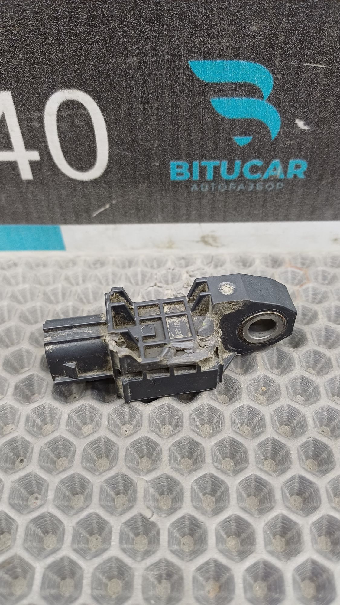 https://ycs.partsauto.market/partsauto-images/thmbs/userImages/c8f07ba63eb5b2f0f6006ea854bf8f7d/part/c1369214-8abd-4fb5-bb35-29799b1d1852_1775550866358.jpg