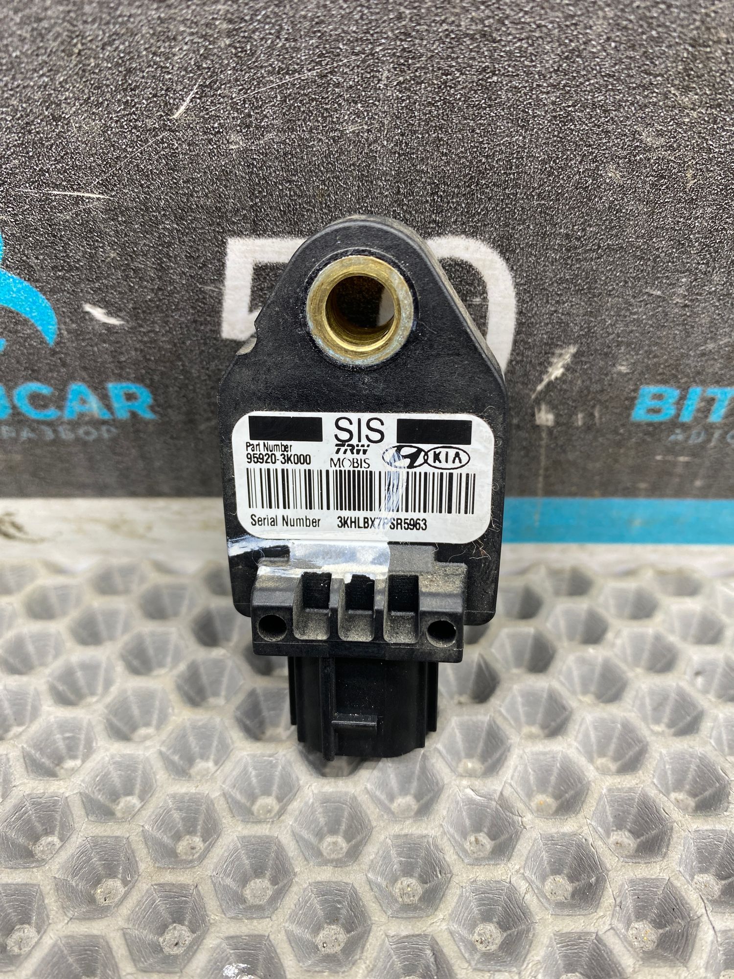 https://ycs.partsauto.market/partsauto-images/thmbs/userImages/c8f07ba63eb5b2f0f6006ea854bf8f7d/part/c1ff4044-dcb8-49ae-a867-428e24db296b_1774971577931.jpg
