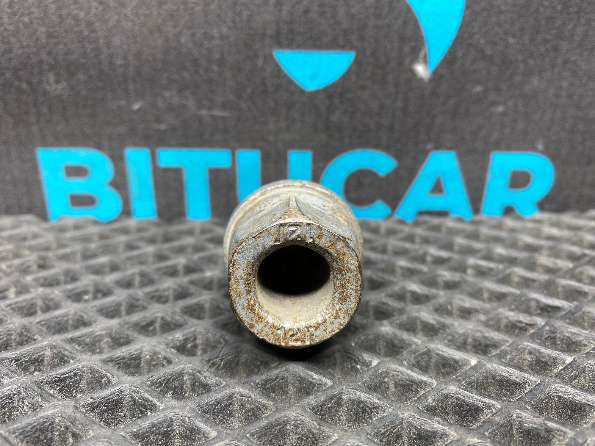 https://ycs.partsauto.market/partsauto-images/thmbs/userImages/c8f07ba63eb5b2f0f6006ea854bf8f7d/part/c24ea341-b3e6-4348-999d-c9541abc0724_1776925483878.jpg