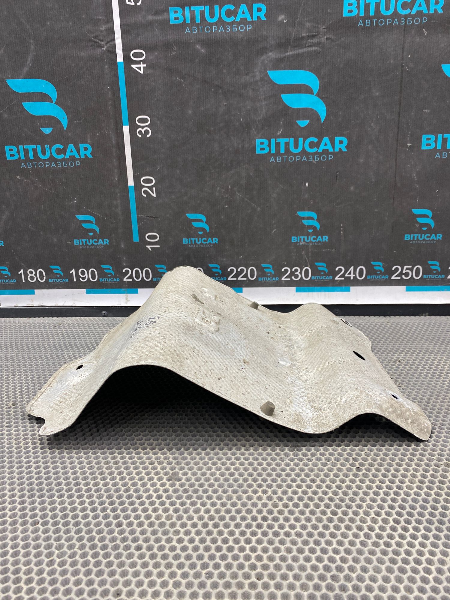 https://ycs.partsauto.market/partsauto-images/thmbs/userImages/c8f07ba63eb5b2f0f6006ea854bf8f7d/part/c3037792-3f1f-47ab-9e94-ec0c98f7ce97_1773136888539.jpg