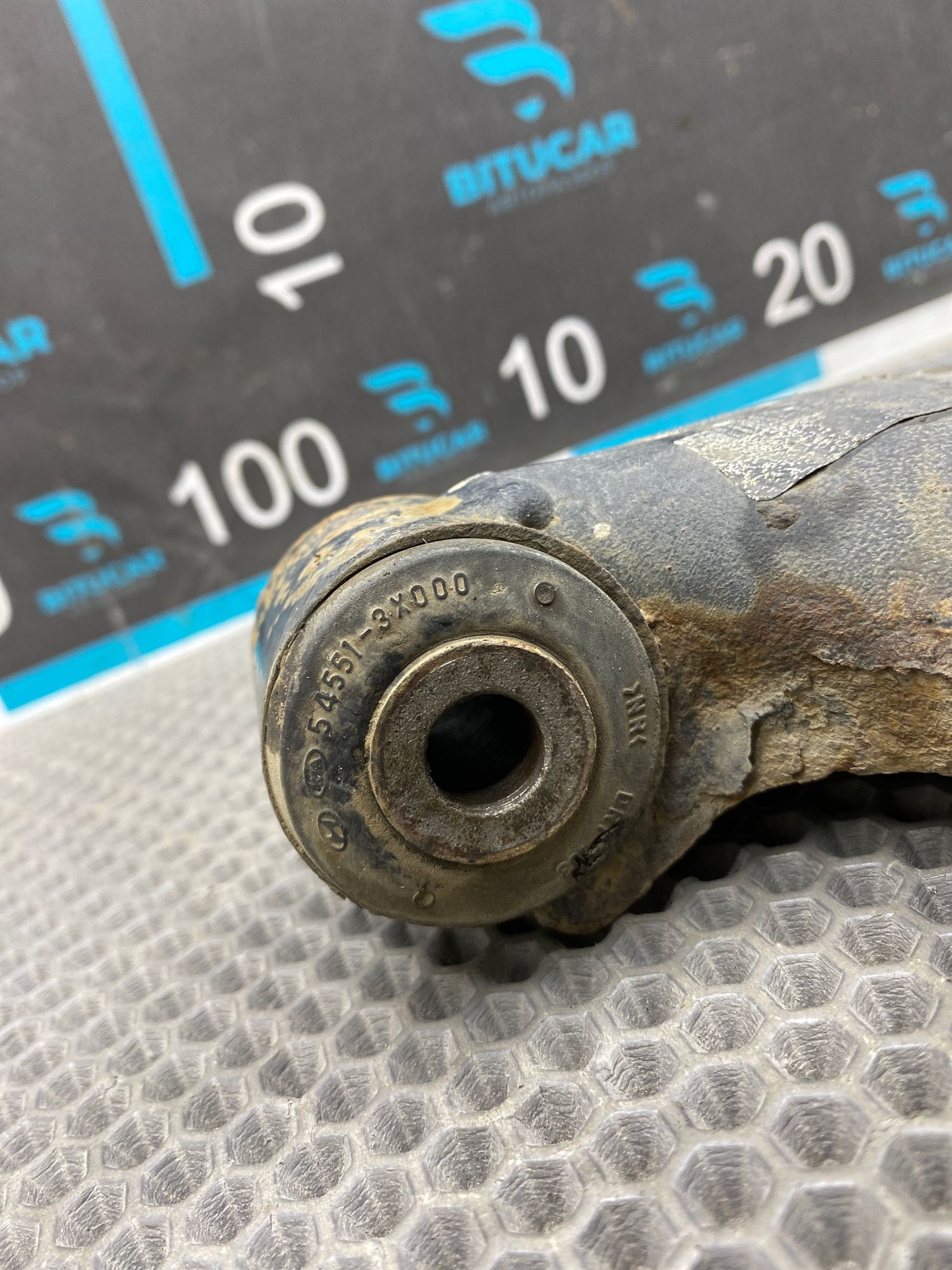 https://ycs.partsauto.market/partsauto-images/thmbs/userImages/c8f07ba63eb5b2f0f6006ea854bf8f7d/part/c3bca530-4602-438a-a4f8-398874c561f4_1777298594795.jpg