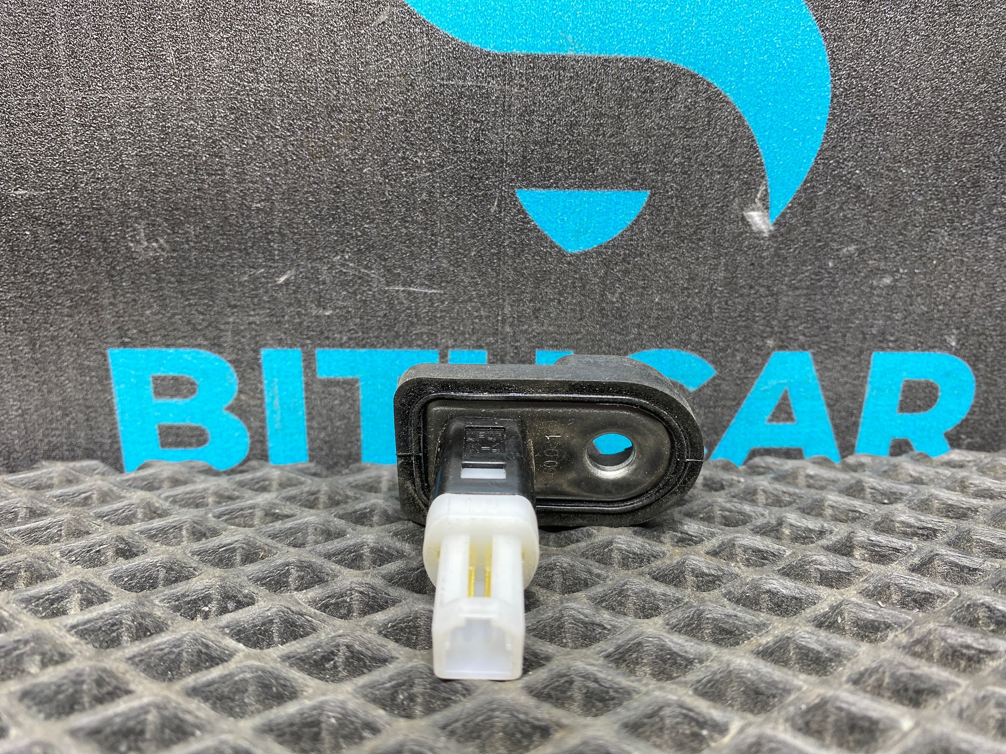 https://ycs.partsauto.market/partsauto-images/thmbs/userImages/c8f07ba63eb5b2f0f6006ea854bf8f7d/part/c3c881b0-27de-408e-839d-52664c641d80_1776944164331.jpg