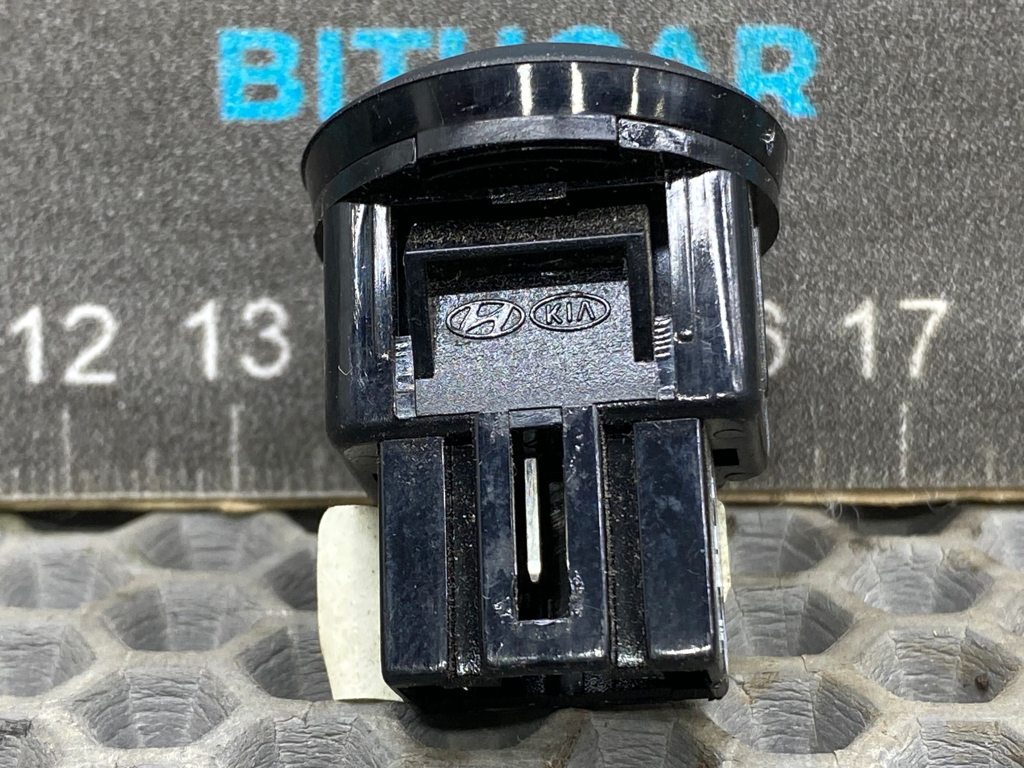 https://ycs.partsauto.market/partsauto-images/thmbs/userImages/c8f07ba63eb5b2f0f6006ea854bf8f7d/part/c483d174-b12a-4457-ad47-ac1c57722019_1777631069499.jpg