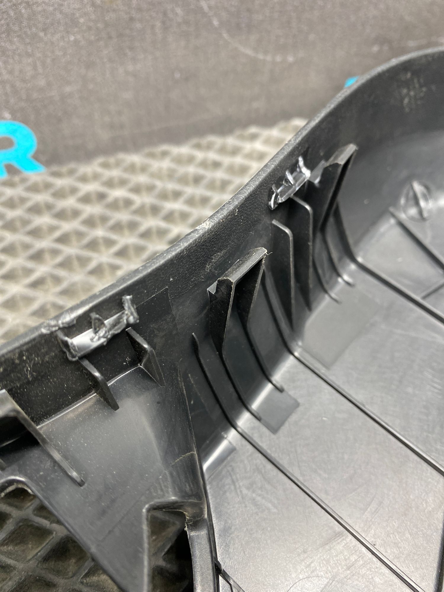 https://ycs.partsauto.market/partsauto-images/thmbs/userImages/c8f07ba63eb5b2f0f6006ea854bf8f7d/part/c4d50907-1dff-47c2-ba6e-80cf498c6230_1777012412005.jpg