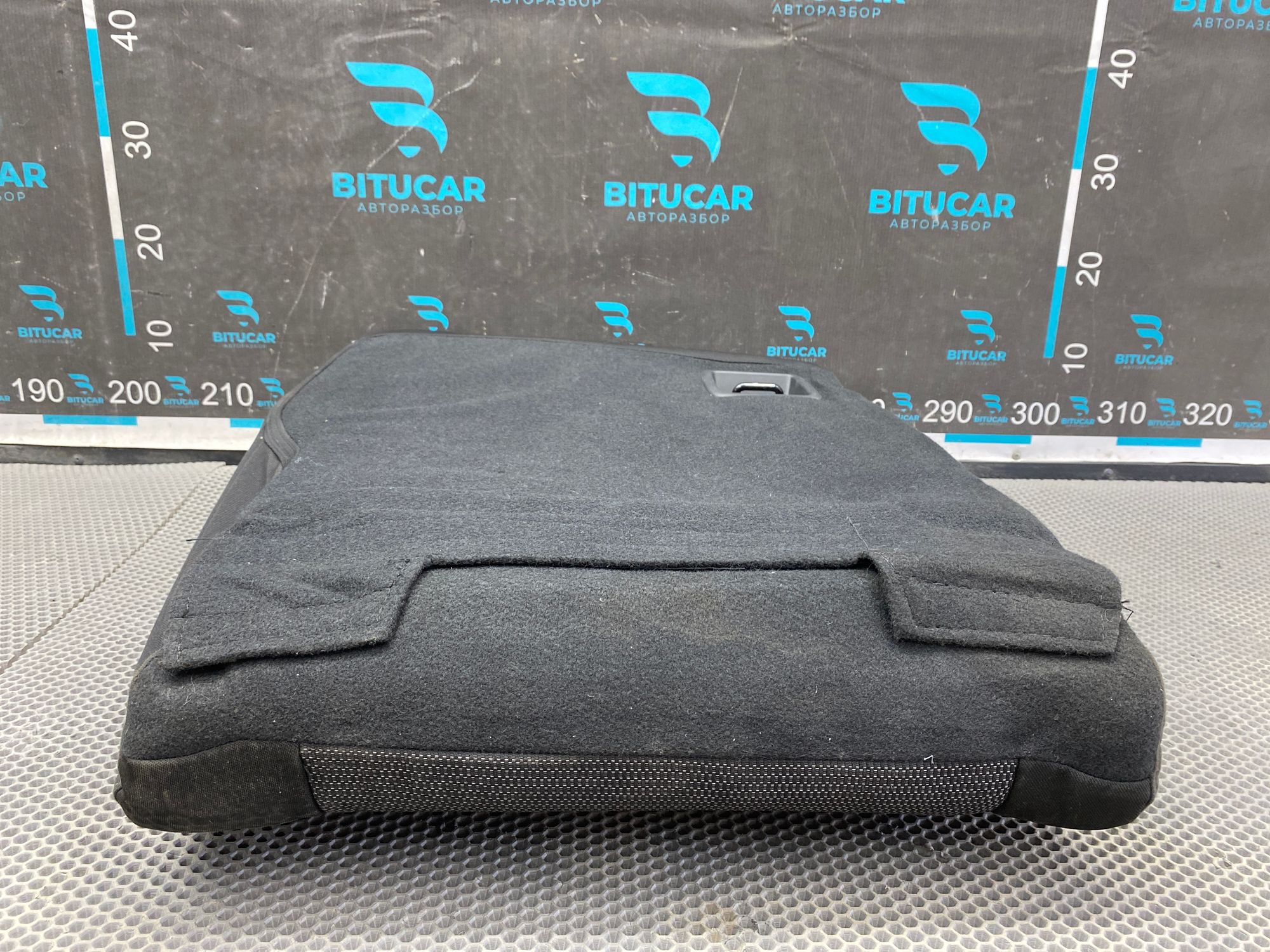https://ycs.partsauto.market/partsauto-images/thmbs/userImages/c8f07ba63eb5b2f0f6006ea854bf8f7d/part/c52fe709-28c5-41f0-b16b-d08d5893cb66_1776330111633.jpg