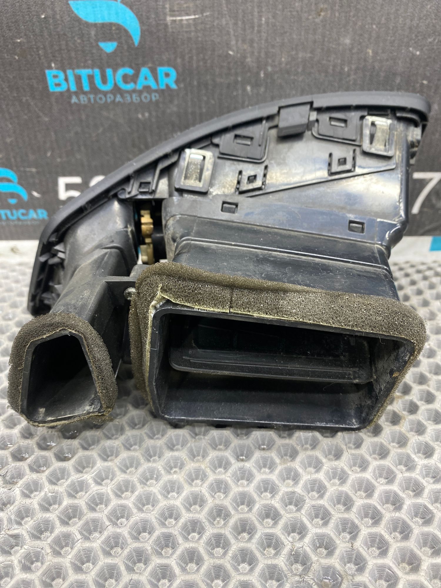 https://ycs.partsauto.market/partsauto-images/thmbs/userImages/c8f07ba63eb5b2f0f6006ea854bf8f7d/part/c59ae8d1-3430-4b97-aadd-2f83959bfe69_1775049643145.jpg
