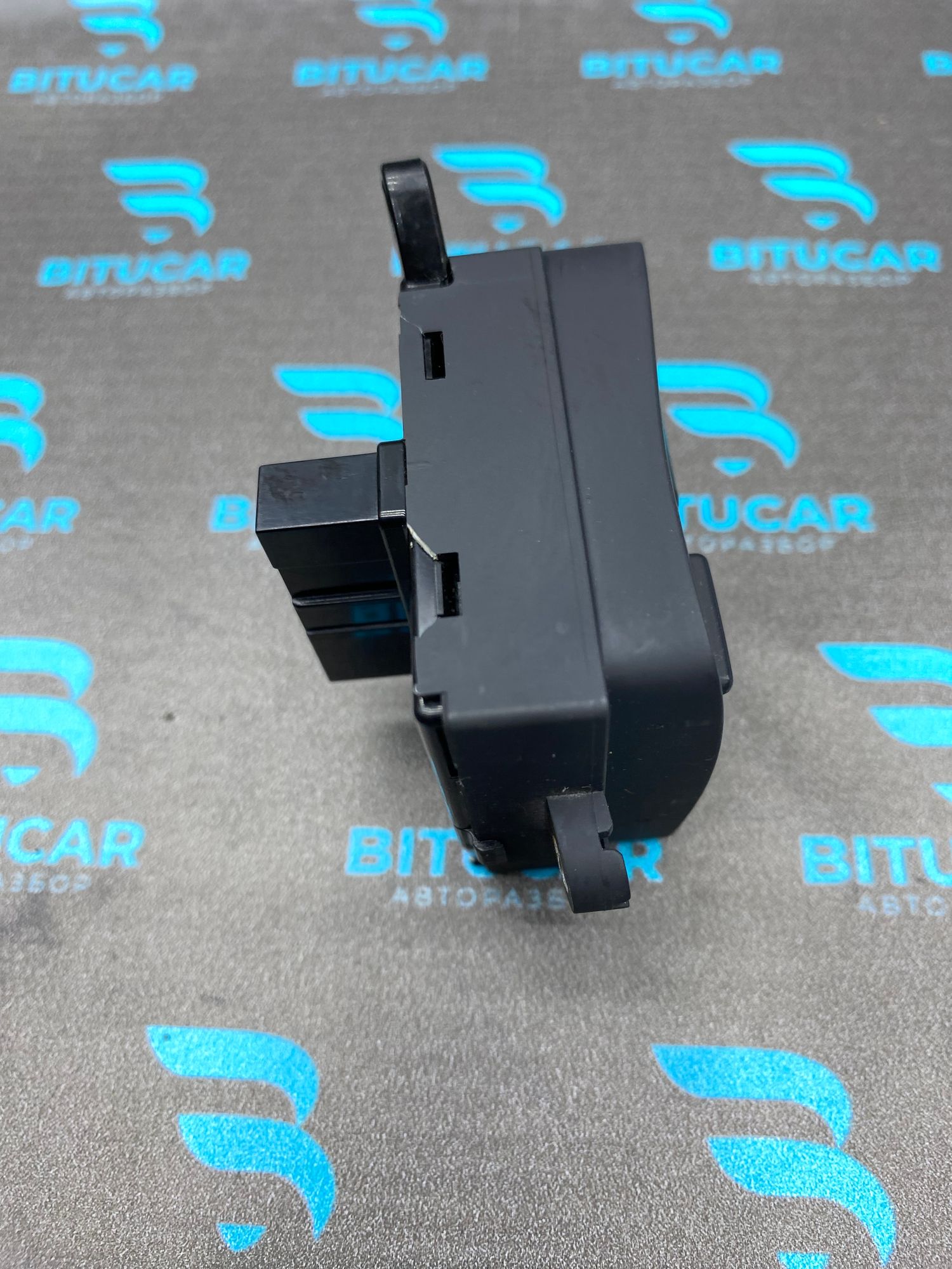 https://ycs.partsauto.market/partsauto-images/thmbs/userImages/c8f07ba63eb5b2f0f6006ea854bf8f7d/part/c5a34b89-40d5-42c8-81cc-76ef8bbc0109_1770391478462.jpg