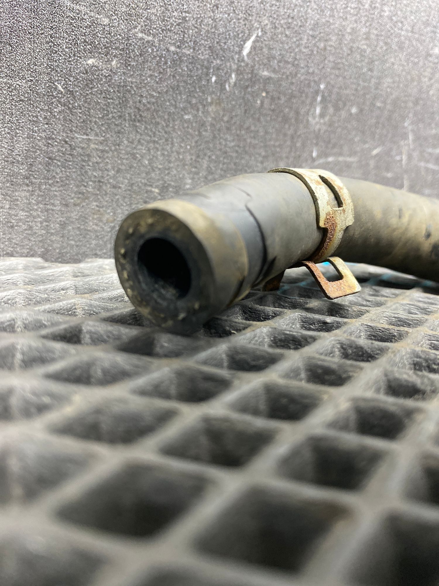 https://ycs.partsauto.market/partsauto-images/thmbs/userImages/c8f07ba63eb5b2f0f6006ea854bf8f7d/part/c6676837-04db-496b-952f-a75bac3b513a_1777121836220.jpg