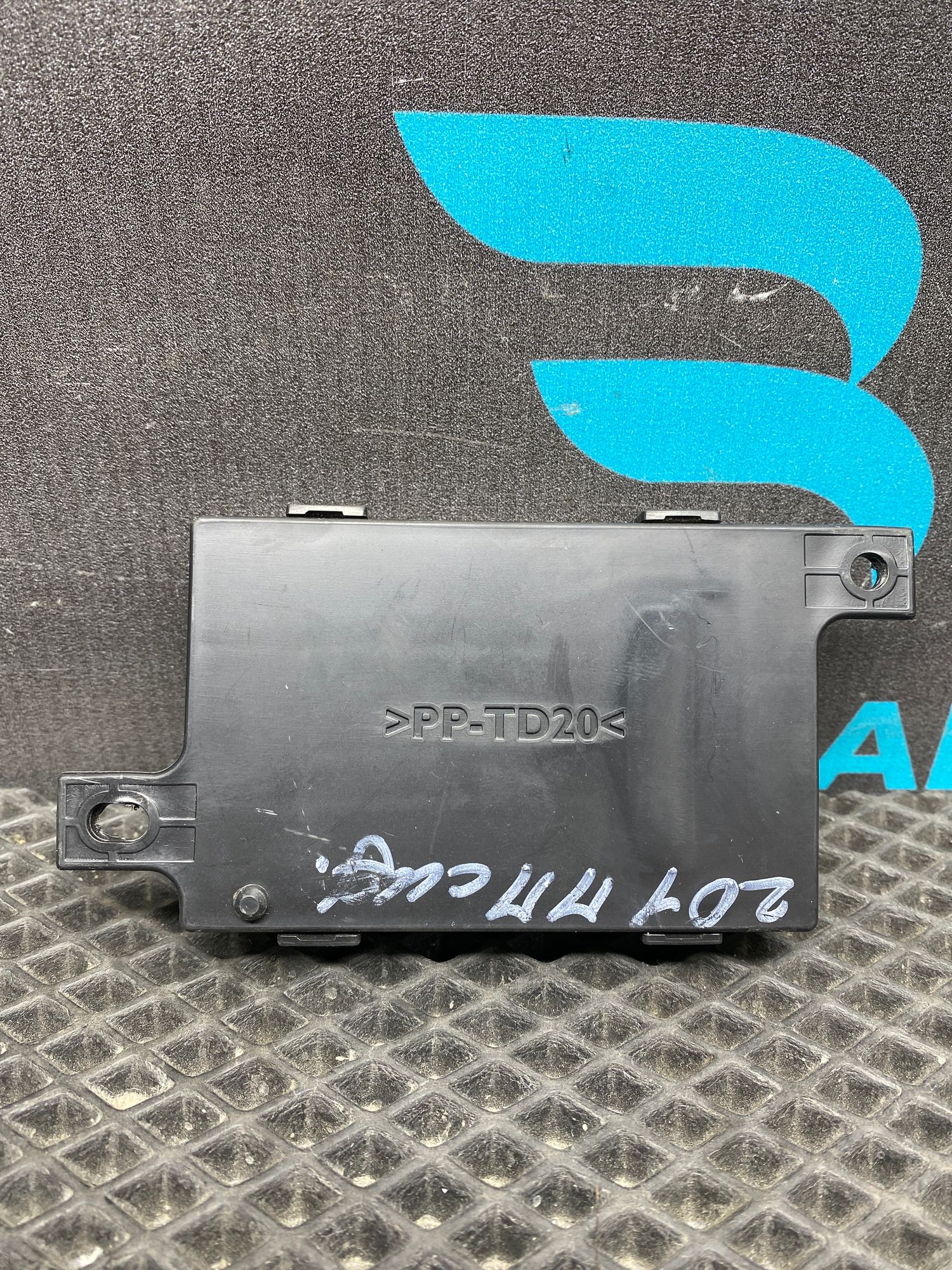 https://ycs.partsauto.market/partsauto-images/thmbs/userImages/c8f07ba63eb5b2f0f6006ea854bf8f7d/part/c66e13ac-9ff8-480d-8104-8bd3b1df52e4_1776854588223.jpg