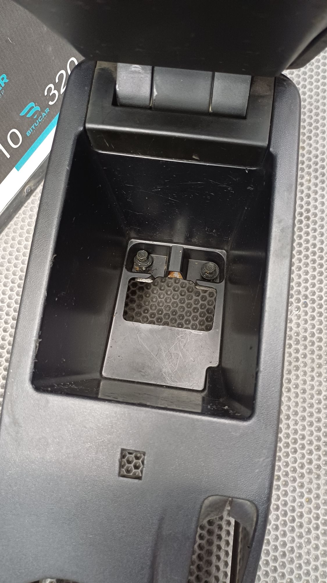 https://ycs.partsauto.market/partsauto-images/thmbs/userImages/c8f07ba63eb5b2f0f6006ea854bf8f7d/part/c69ec5d3-685d-4e29-9461-4e296fe9fb68_1775044702585.jpg