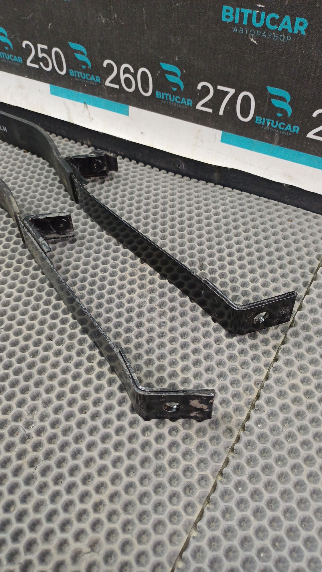 https://ycs.partsauto.market/partsauto-images/thmbs/userImages/c8f07ba63eb5b2f0f6006ea854bf8f7d/part/c6da6624-374d-452c-a67c-d4a5ab317767_1777463831003.jpg