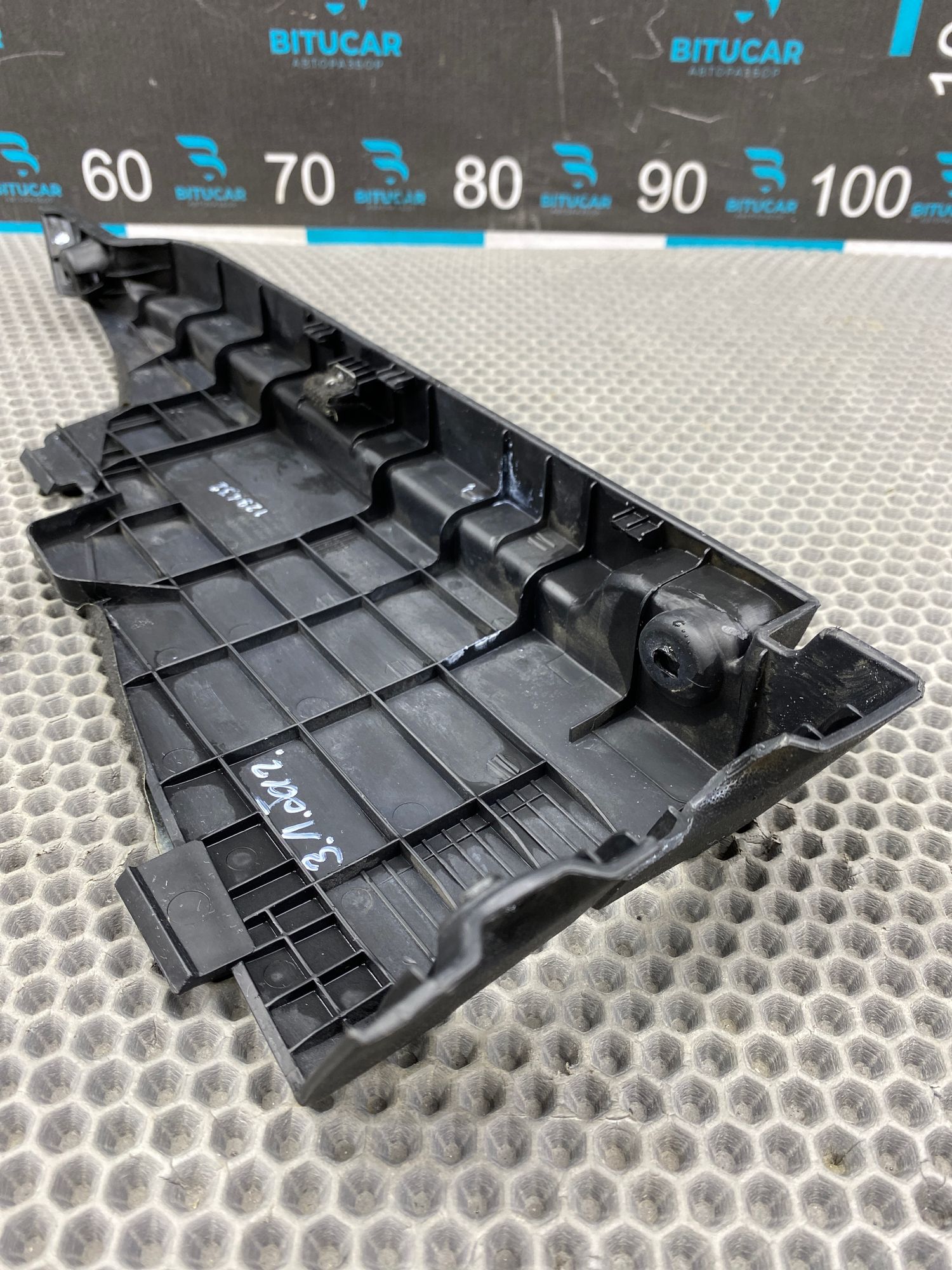 https://ycs.partsauto.market/partsauto-images/thmbs/userImages/c8f07ba63eb5b2f0f6006ea854bf8f7d/part/c7724549-297f-46d0-94df-148d58ab753a_1775031903533.jpg