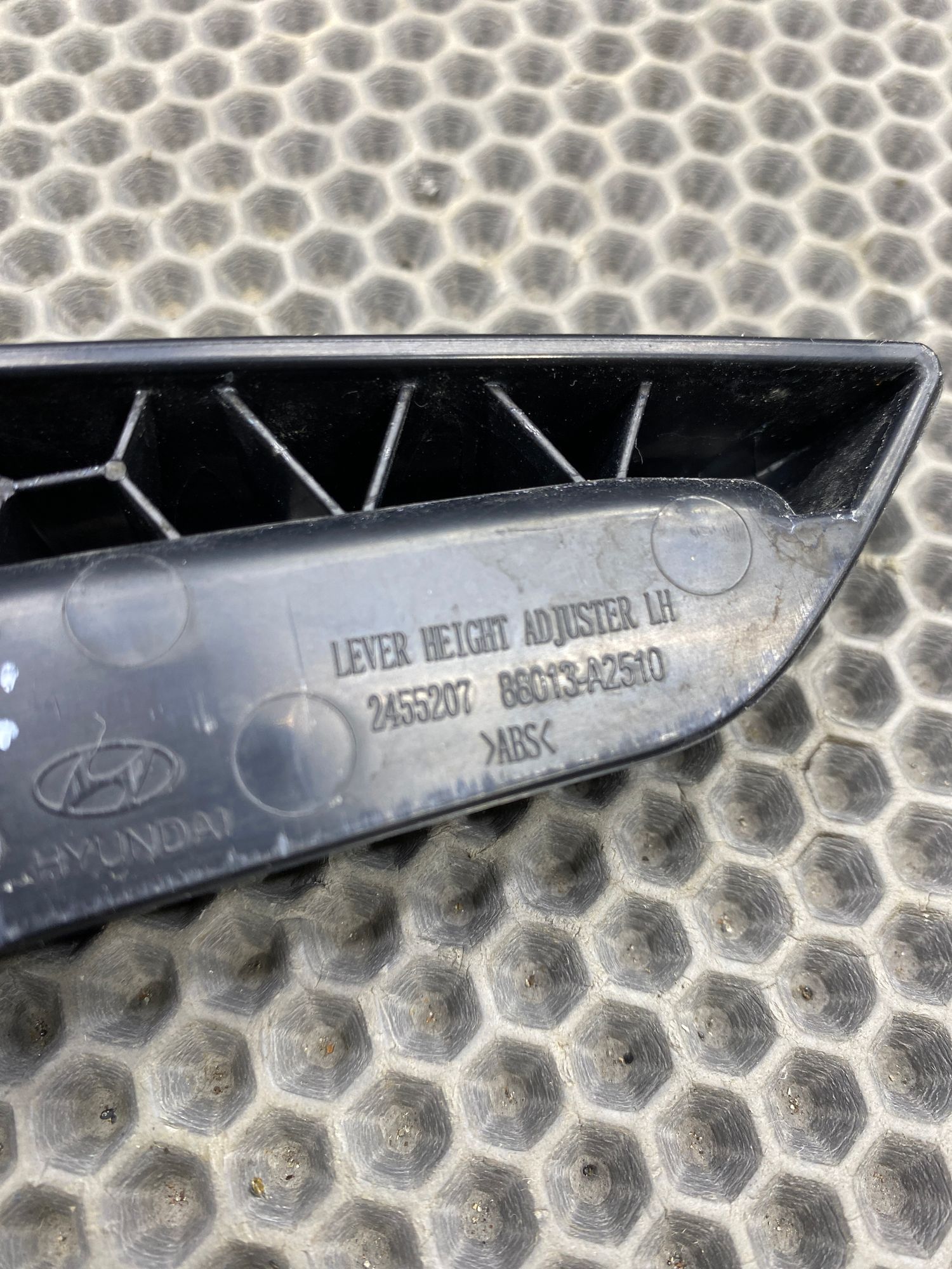 Ручка сидения левая Kia Ceed 2 JD (G4FG) 1.6L MT 2015 Хэтчбек, 4990 рублей, Краснодар