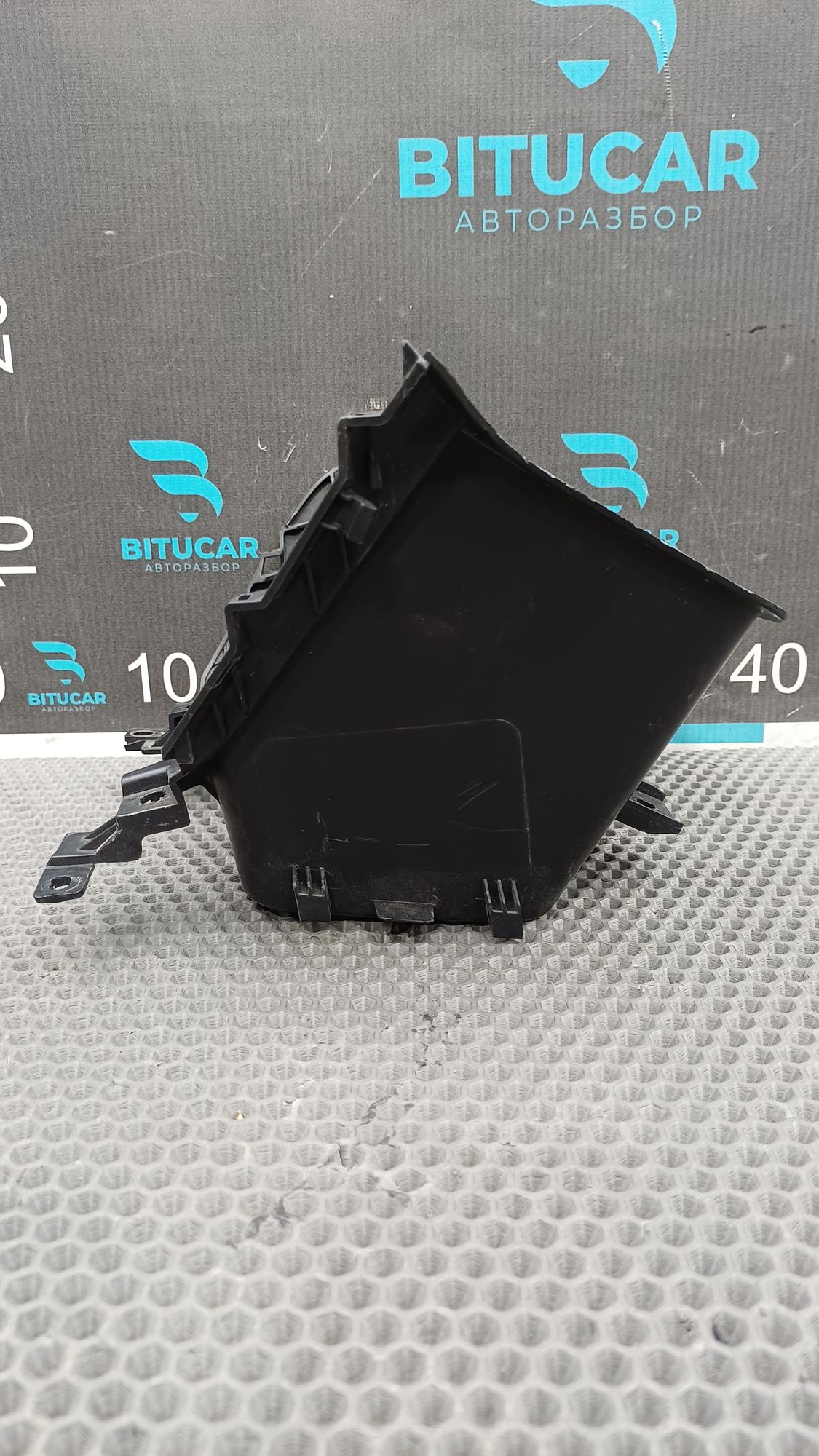 https://ycs.partsauto.market/partsauto-images/thmbs/userImages/c8f07ba63eb5b2f0f6006ea854bf8f7d/part/c8638eba-0b4a-451f-9cdb-081983d7060e_1776320042852.jpg