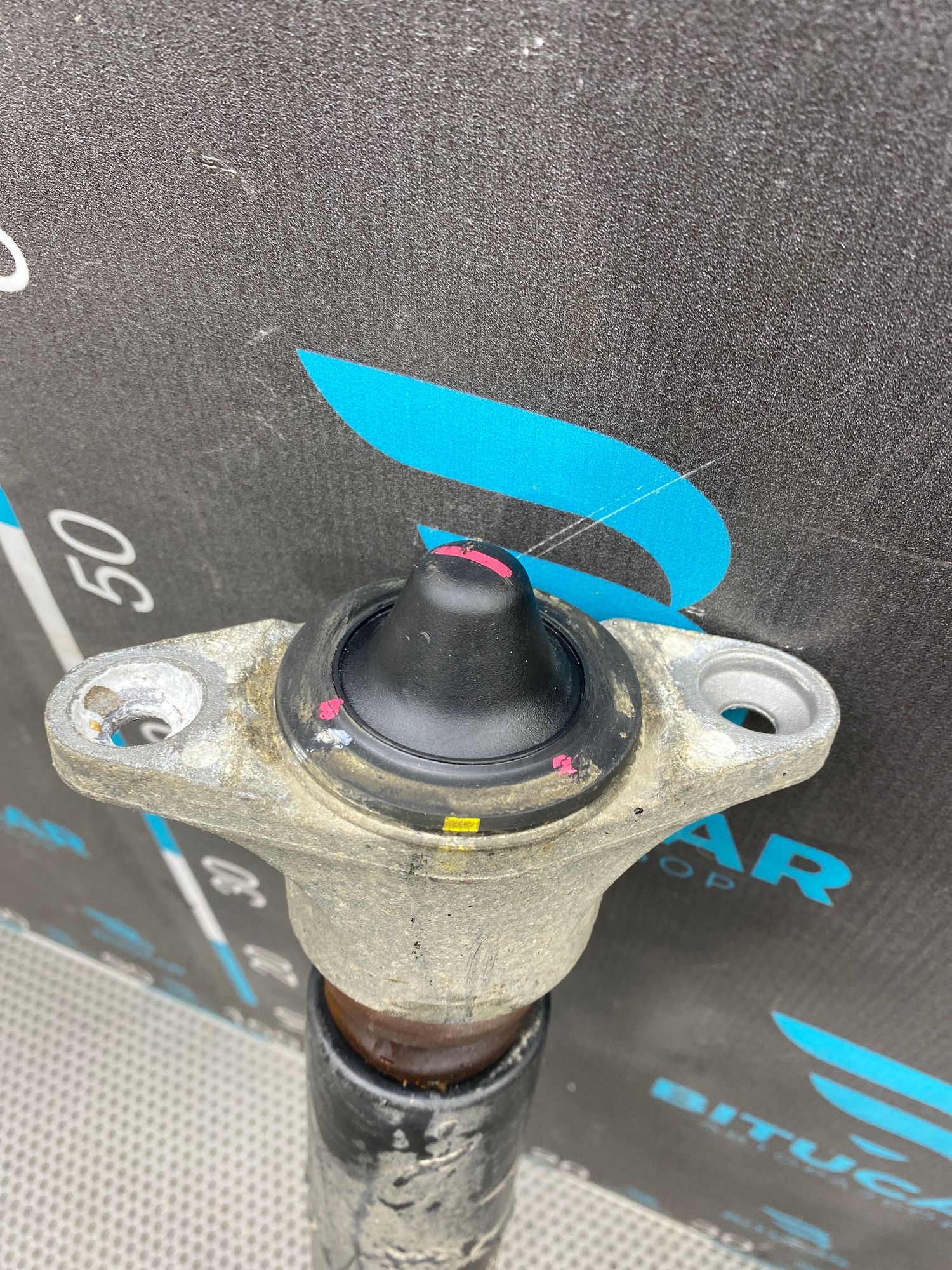 https://ycs.partsauto.market/partsauto-images/thmbs/userImages/c8f07ba63eb5b2f0f6006ea854bf8f7d/part/c889ece7-5ffc-4680-84cd-87785f1d7047_1777297052762.jpg