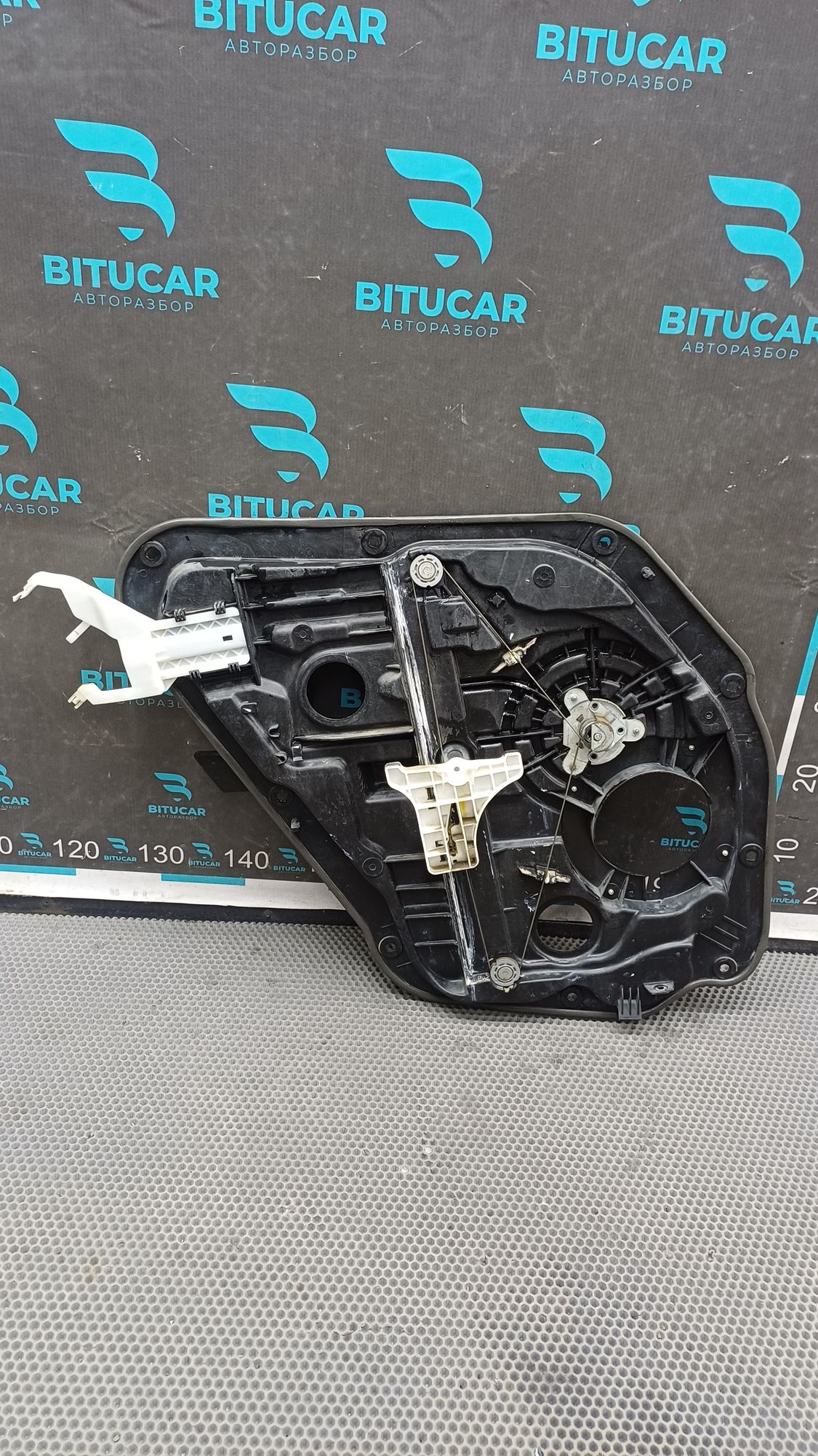 https://ycs.partsauto.market/partsauto-images/thmbs/userImages/c8f07ba63eb5b2f0f6006ea854bf8f7d/part/c8907190-2fe8-43b3-919f-dbf71862eff1_1776068681713.jpg