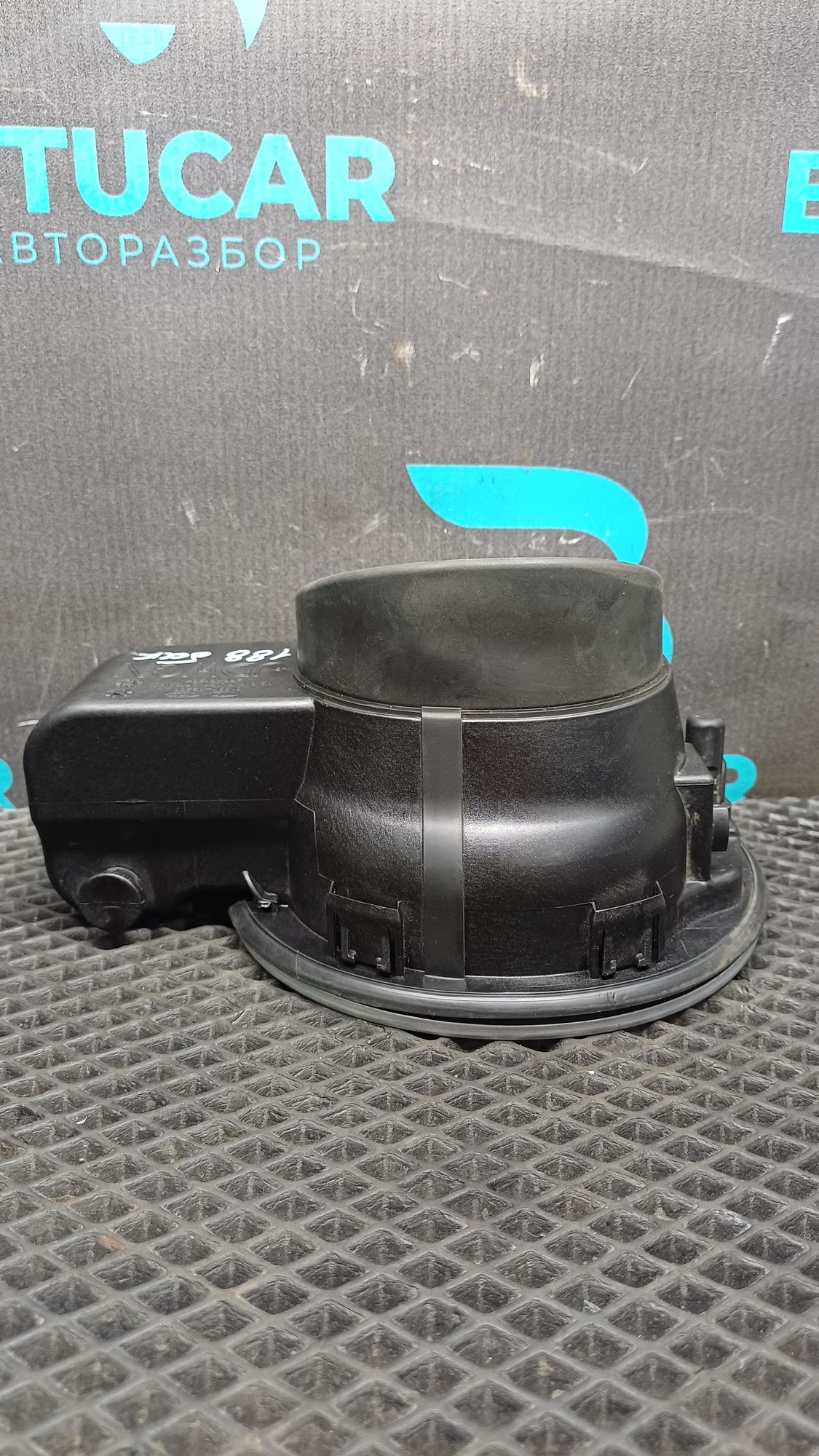 https://ycs.partsauto.market/partsauto-images/thmbs/userImages/c8f07ba63eb5b2f0f6006ea854bf8f7d/part/c8a1650b-58aa-48c1-8f97-e59f876036f4_1777286466725.jpg