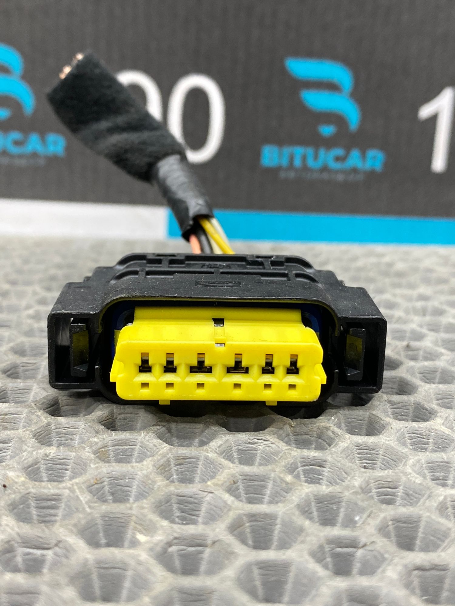 https://ycs.partsauto.market/partsauto-images/thmbs/userImages/c8f07ba63eb5b2f0f6006ea854bf8f7d/part/c8c76ed8-8c57-4371-8fd0-4febbca98932_1765955511023.jpg