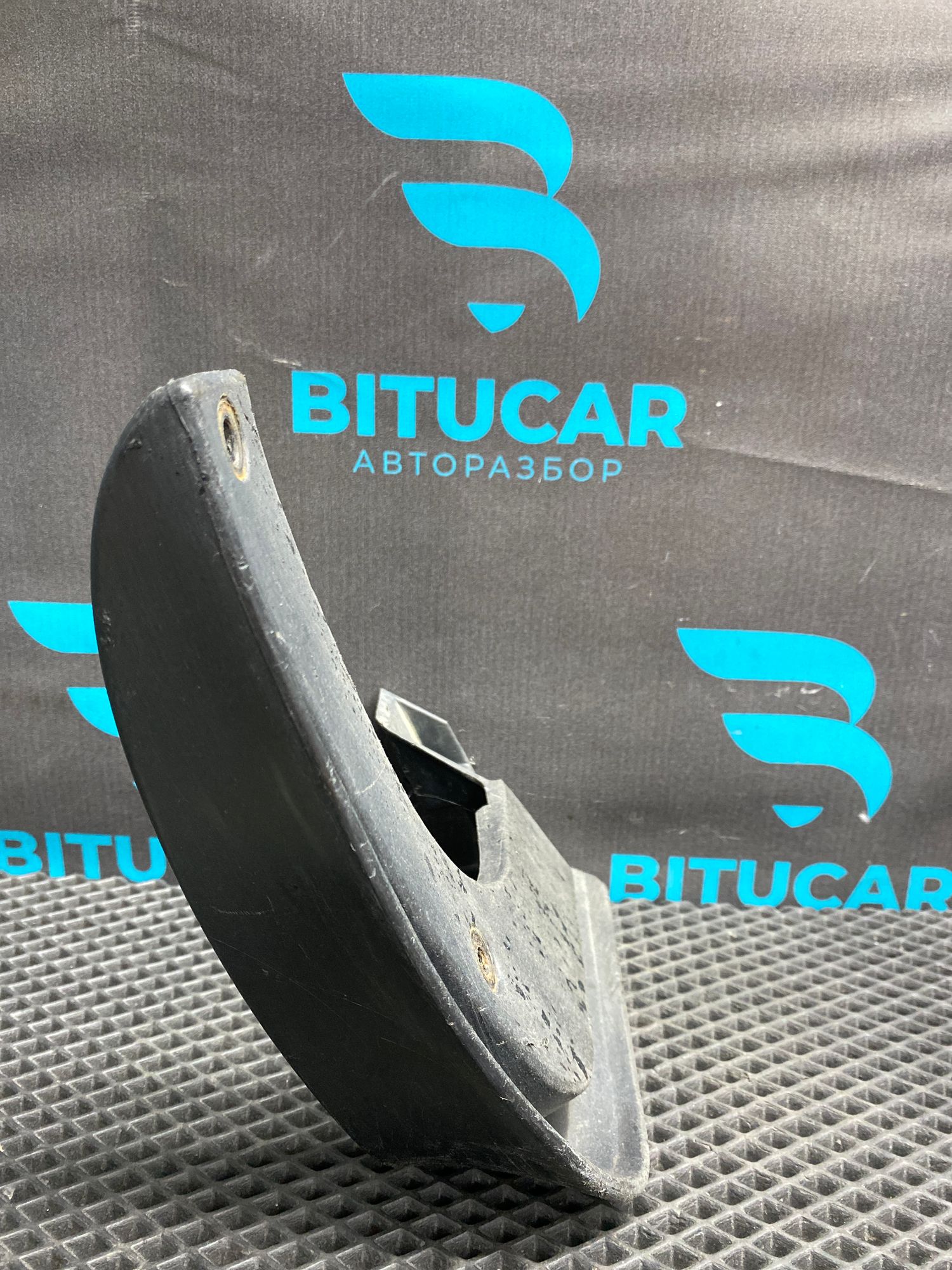 https://ycs.partsauto.market/partsauto-images/thmbs/userImages/c8f07ba63eb5b2f0f6006ea854bf8f7d/part/c934ab82-ed7b-4c53-8814-8eaf986edeca_1776335069547.jpg