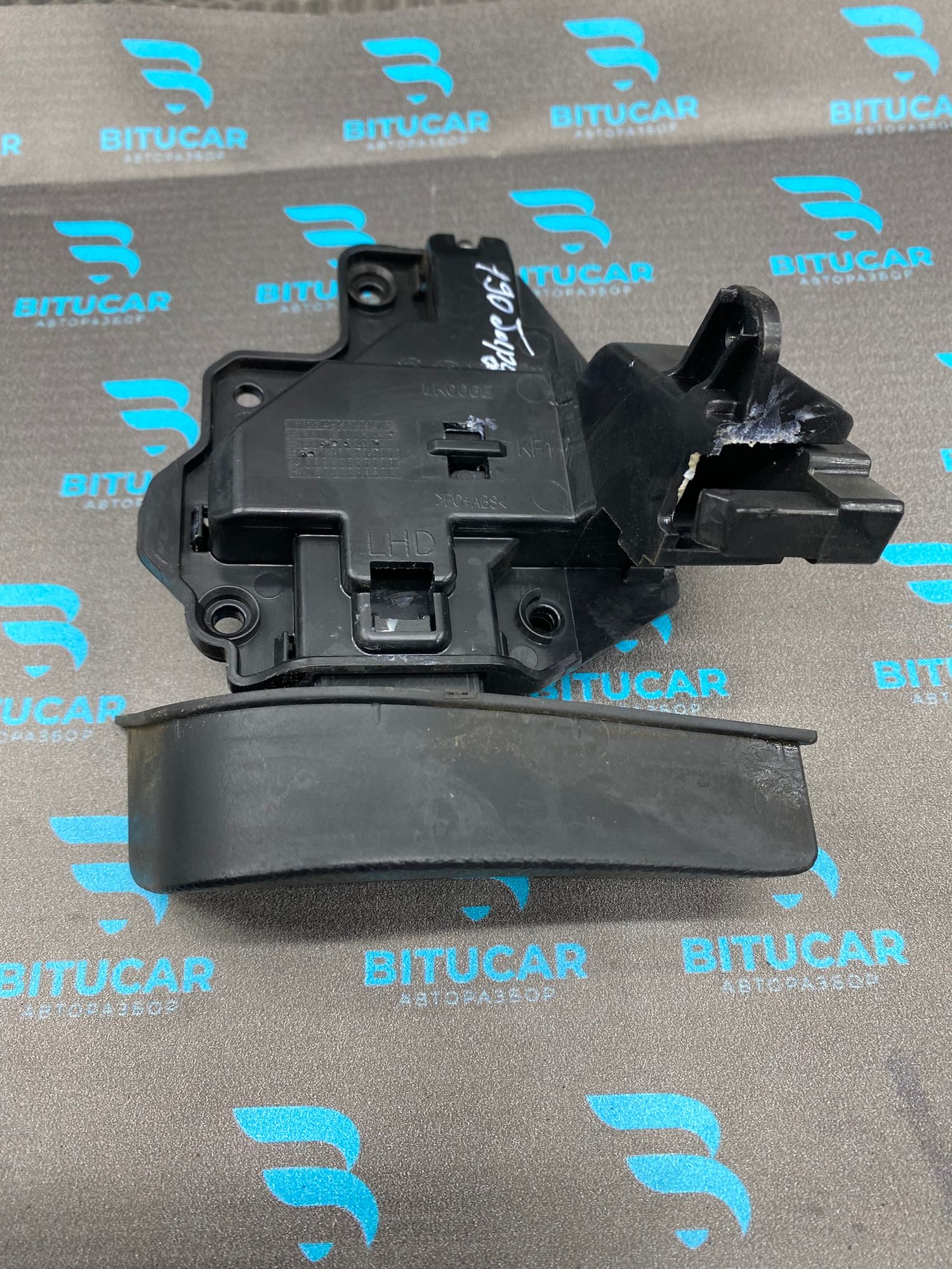 https://ycs.partsauto.market/partsauto-images/thmbs/userImages/c8f07ba63eb5b2f0f6006ea854bf8f7d/part/c956dfd2-e8e2-485a-b26b-a6e6868f1587_1770282874914.jpg