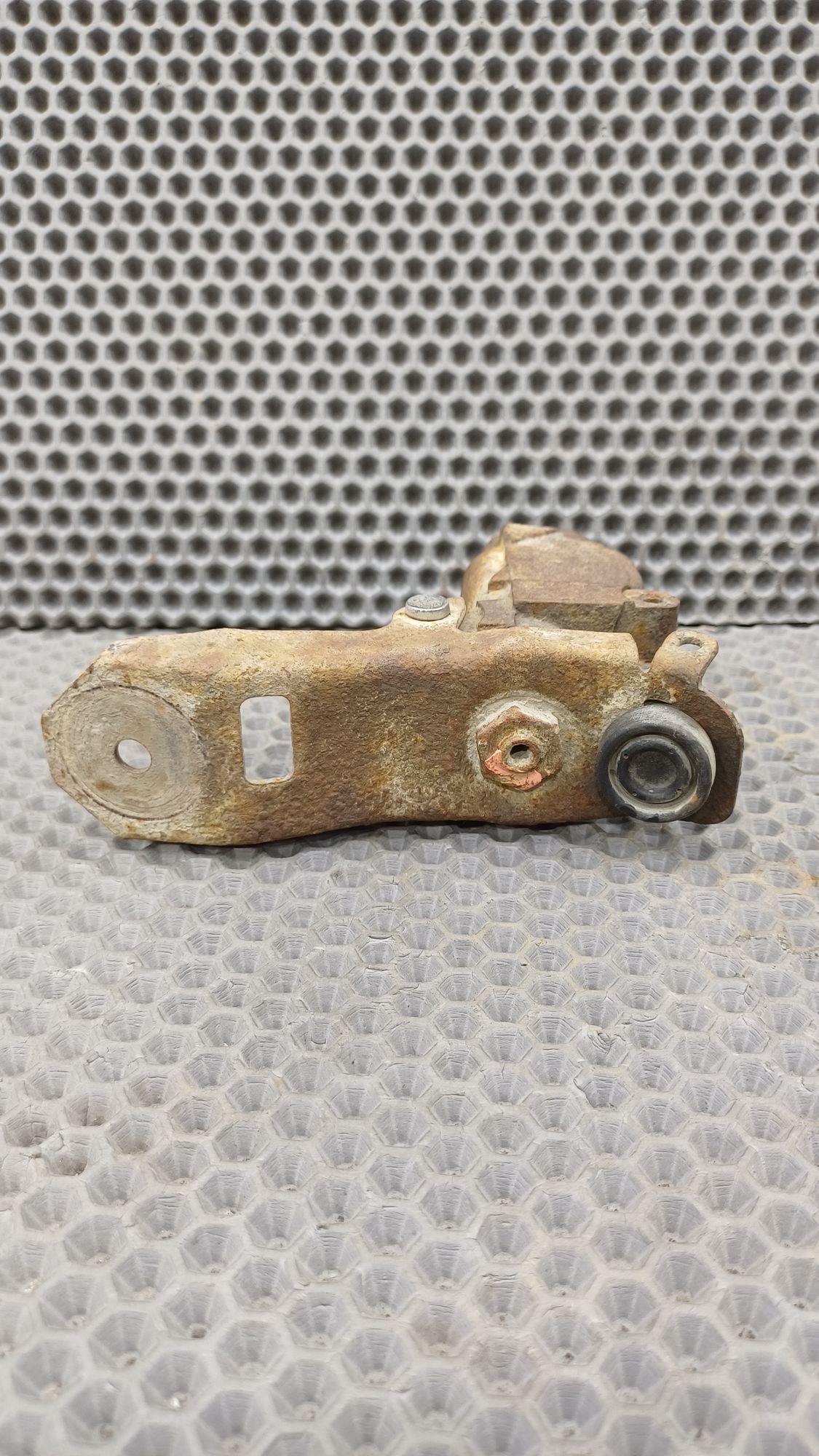 https://ycs.partsauto.market/partsauto-images/thmbs/userImages/c8f07ba63eb5b2f0f6006ea854bf8f7d/part/c9817d12-d925-4b90-bade-d3b1e9847591_1774268049148.jpg