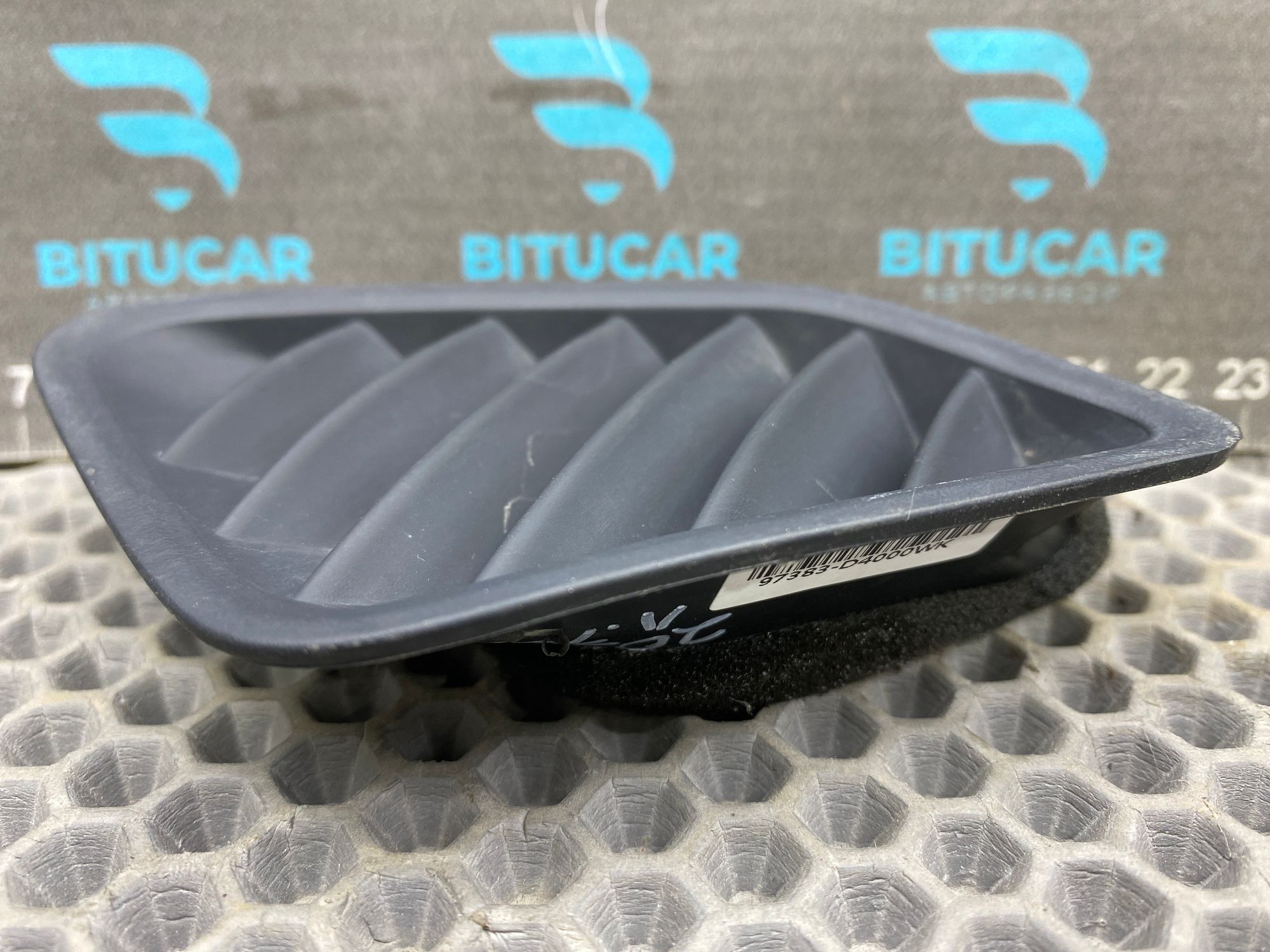 https://ycs.partsauto.market/partsauto-images/thmbs/userImages/c8f07ba63eb5b2f0f6006ea854bf8f7d/part/caf905ef-763f-4749-8c71-1bef0dc9a261_1777628037563.jpg