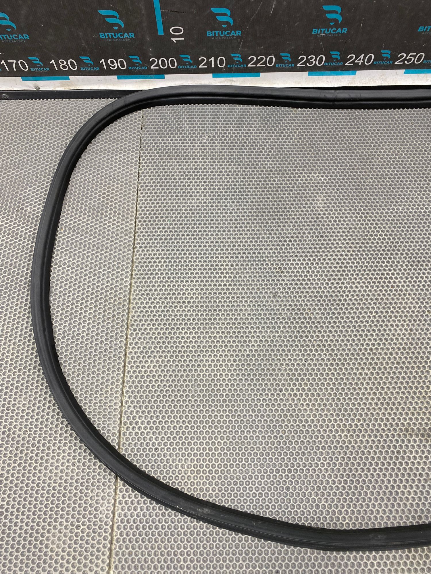 https://ycs.partsauto.market/partsauto-images/thmbs/userImages/c8f07ba63eb5b2f0f6006ea854bf8f7d/part/cbe90df4-29a6-4af8-82e9-37d64f1c54e8_1777616953931.jpg