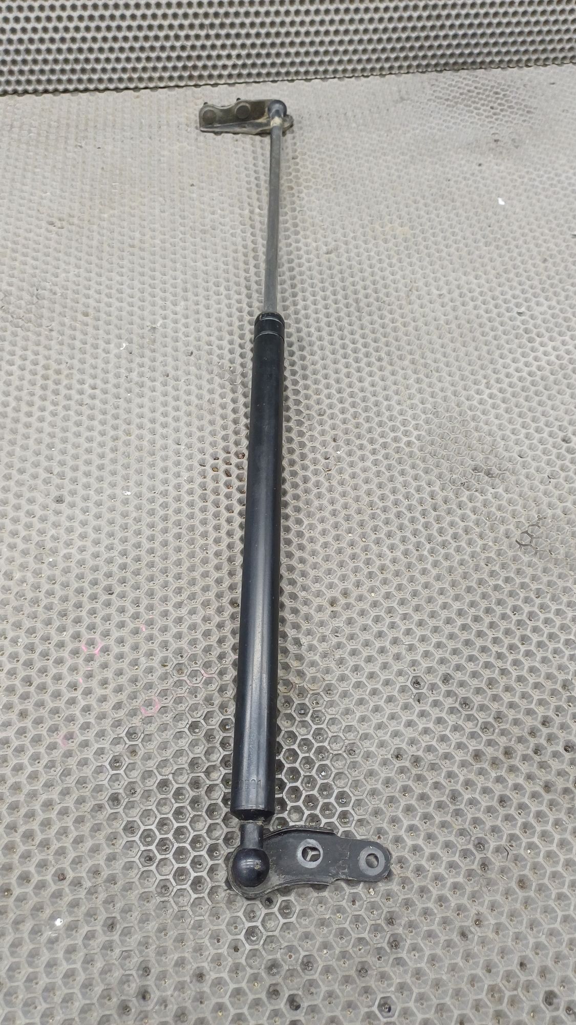 Б/У Амортизатор крышки багажника правый Toyota CARINA E 6 дорест. 1992—1996 1994 Зеленый, 990 рублей, Краснодар