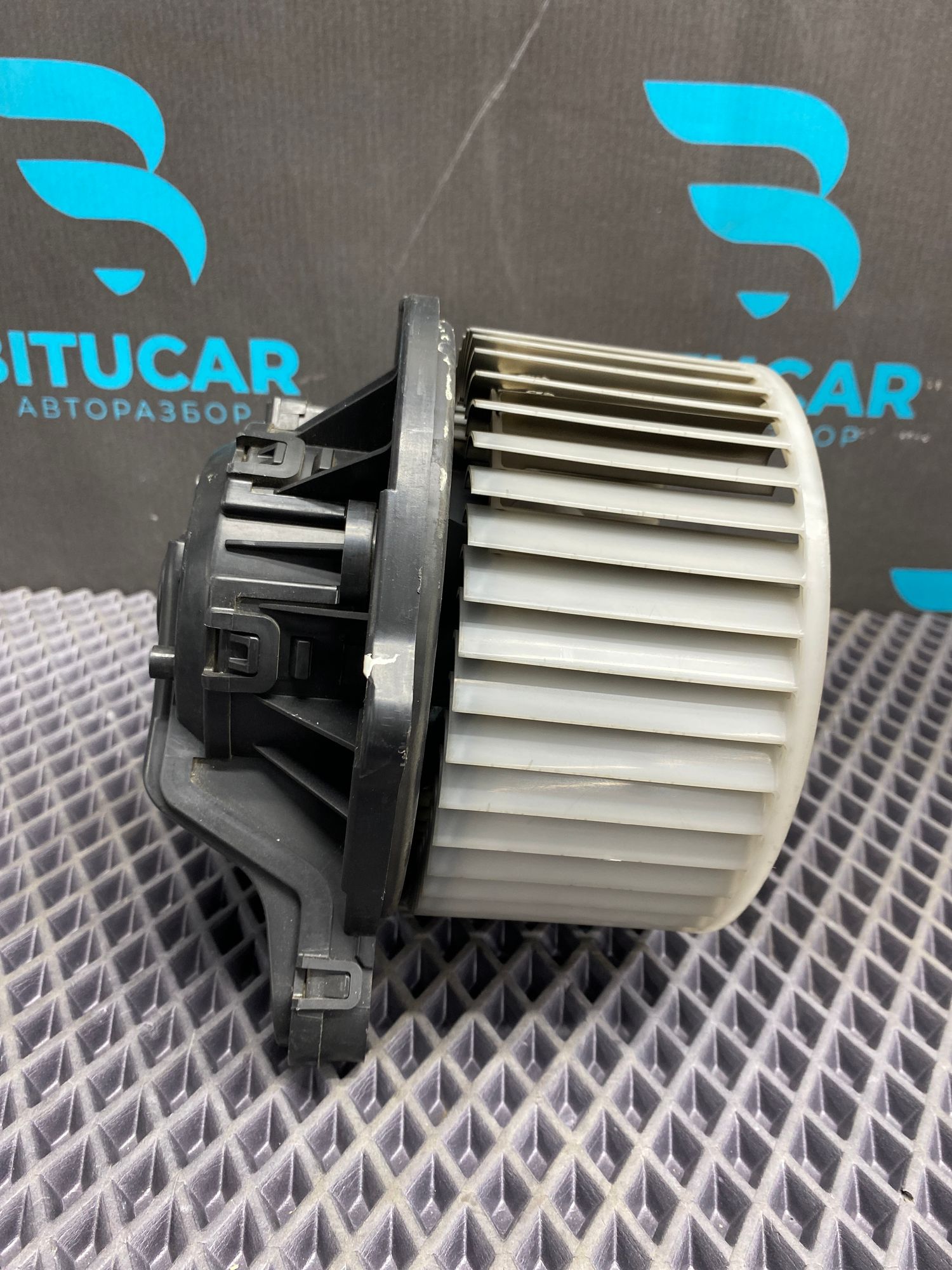 https://ycs.partsauto.market/partsauto-images/thmbs/userImages/c8f07ba63eb5b2f0f6006ea854bf8f7d/part/ccf297ea-c99a-47a4-a501-ce6ed9be1f9b_1773914315469.jpg