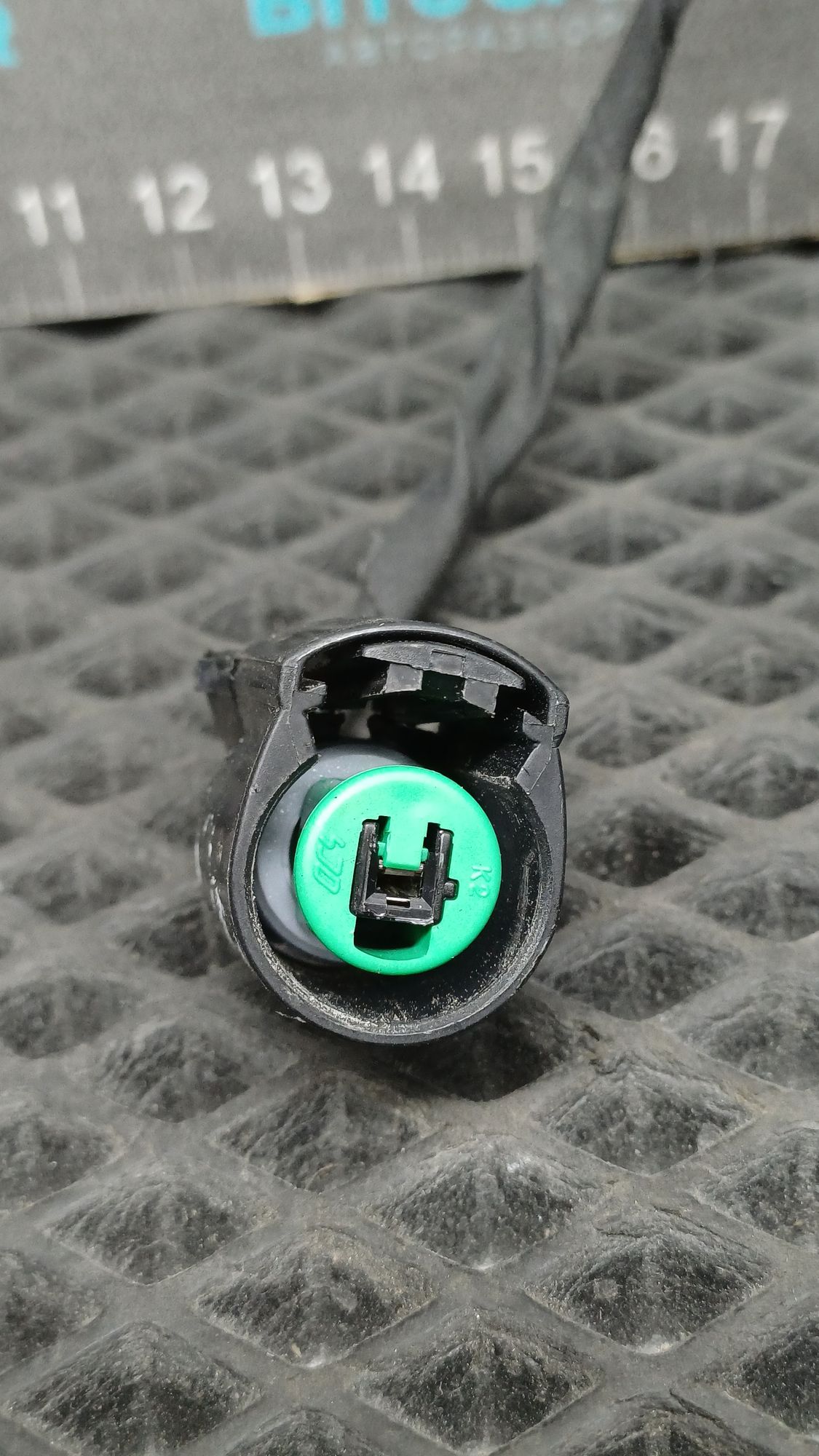 https://ycs.partsauto.market/partsauto-images/thmbs/userImages/c8f07ba63eb5b2f0f6006ea854bf8f7d/part/cd10c190-a076-4b86-b8c6-7bfa36d389b5_1777540102304.jpg