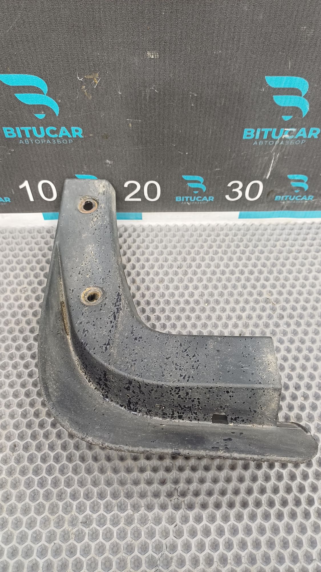 https://ycs.partsauto.market/partsauto-images/thmbs/userImages/c8f07ba63eb5b2f0f6006ea854bf8f7d/part/cd1fed63-c44c-4317-8acc-c36b3237357d_1777303548503.jpg