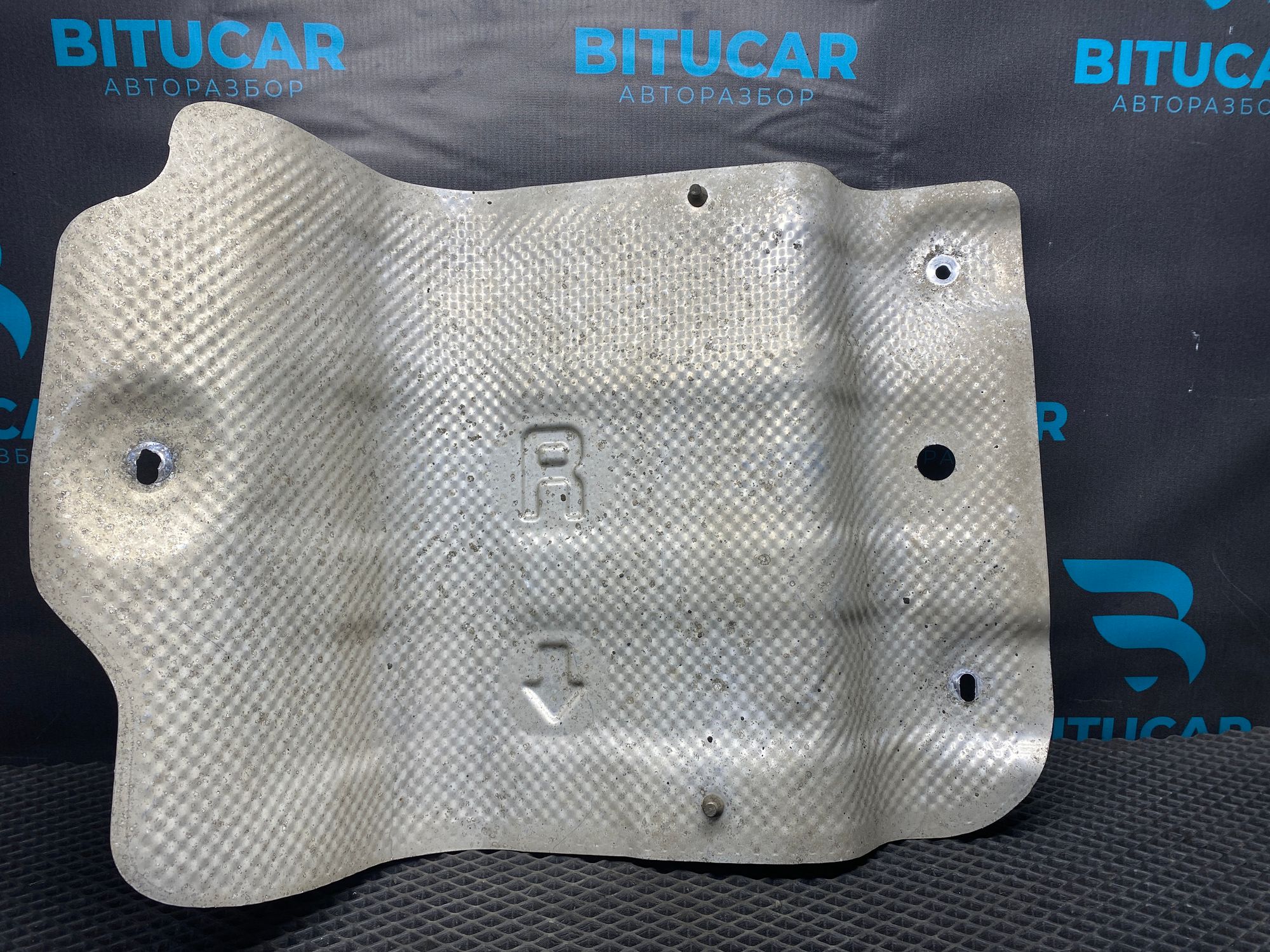 https://ycs.partsauto.market/partsauto-images/thmbs/userImages/c8f07ba63eb5b2f0f6006ea854bf8f7d/part/cd2d283c-5d49-4018-9775-3959a44b31c9_1777465710371.jpg