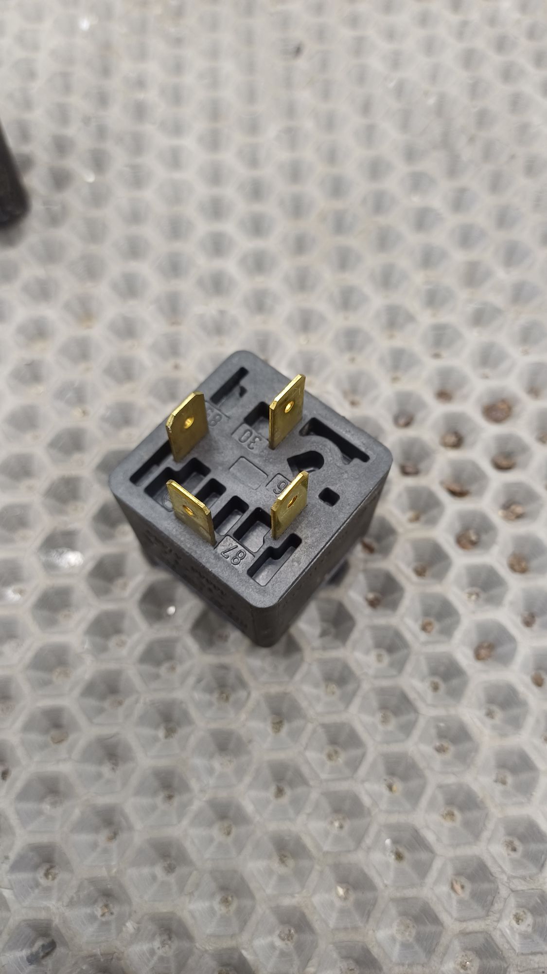 Б/У Реле универсальное  Toyota CARINA E 6 дорест. 1992—1996 1994 Зеленый, 499 рублей, Краснодар