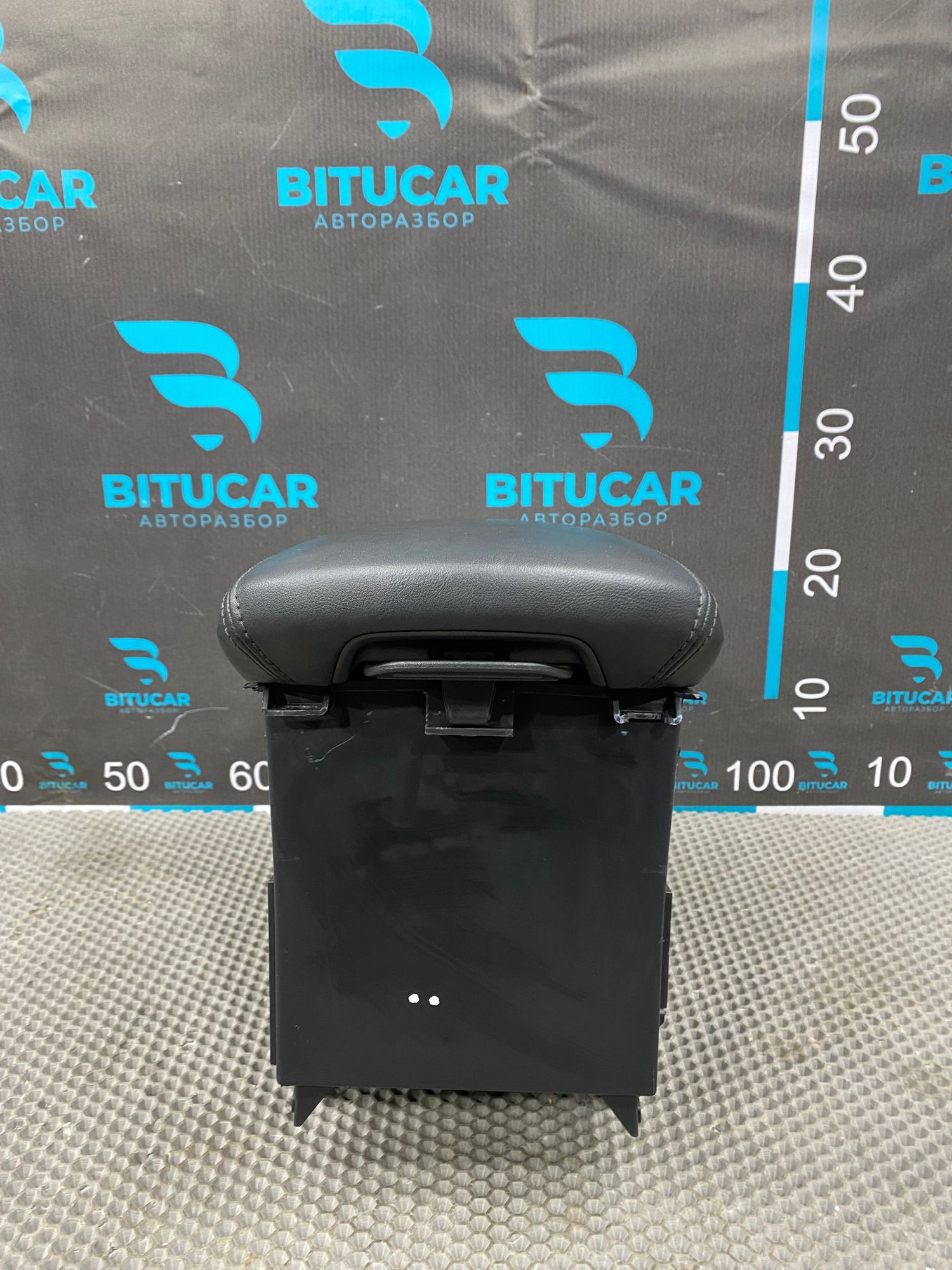 https://ycs.partsauto.market/partsauto-images/thmbs/userImages/c8f07ba63eb5b2f0f6006ea854bf8f7d/part/cd73590b-3689-4378-aea1-8c828d66a462_1769159361254.jpg