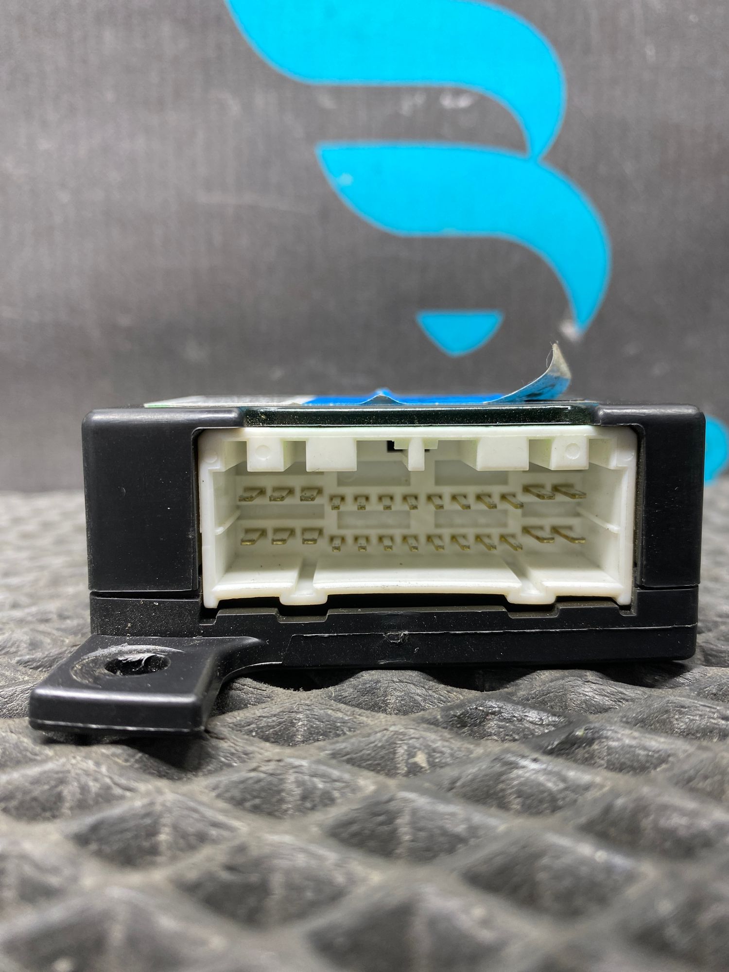 https://ycs.partsauto.market/partsauto-images/thmbs/userImages/c8f07ba63eb5b2f0f6006ea854bf8f7d/part/cd92170a-6134-42e2-bbc1-7a4f70f67265_1776854581007.jpg