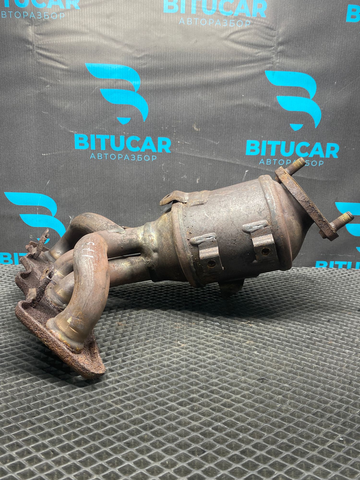 https://ycs.partsauto.market/partsauto-images/thmbs/userImages/c8f07ba63eb5b2f0f6006ea854bf8f7d/part/cdf12a05-e150-4a6a-941a-052dfd93fa02_1777115411778.jpg