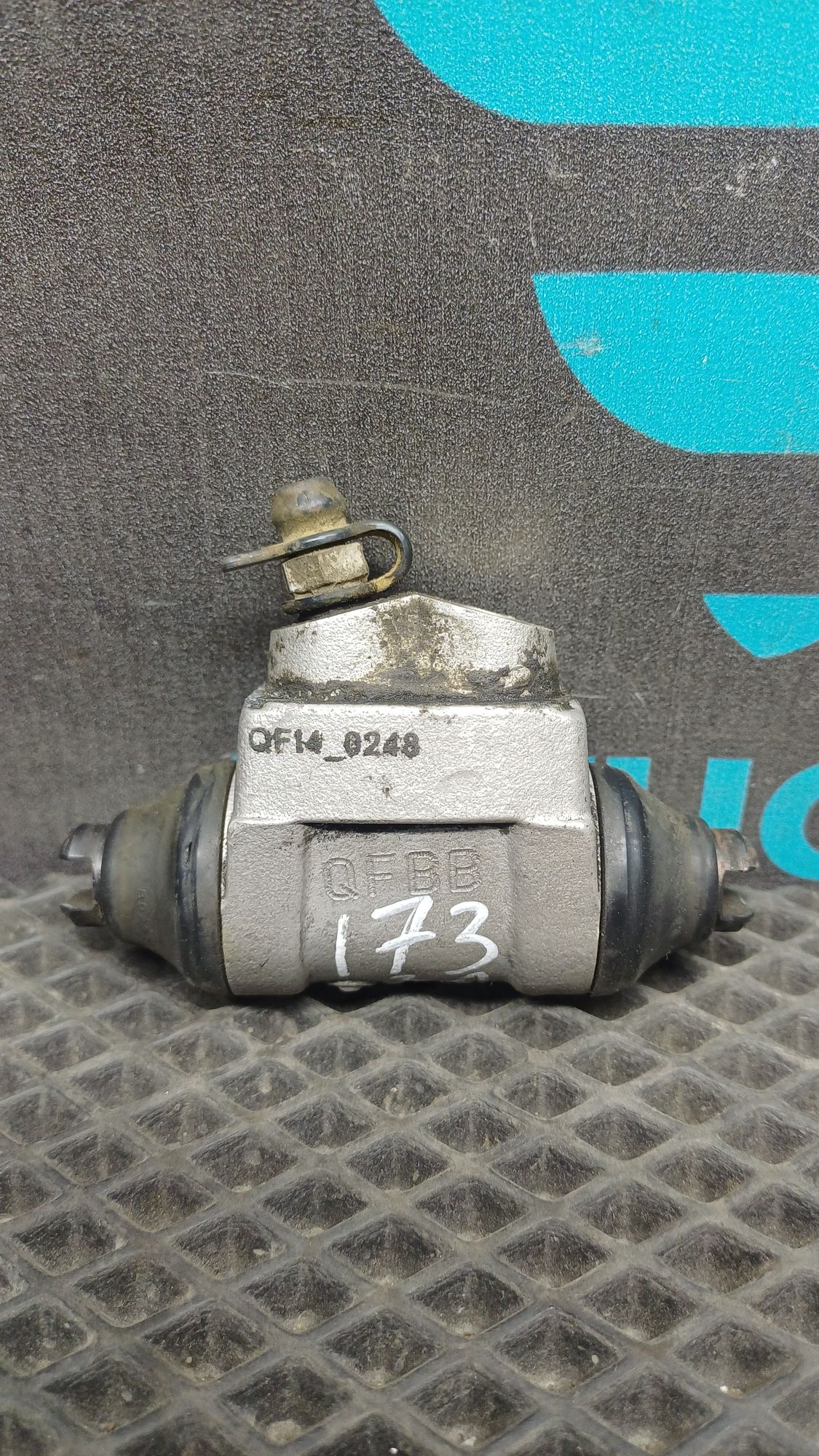 https://ycs.partsauto.market/partsauto-images/thmbs/userImages/c8f07ba63eb5b2f0f6006ea854bf8f7d/part/ce3db7d0-57c2-4900-8c53-24d6799ee2ac_1777100421851.jpg