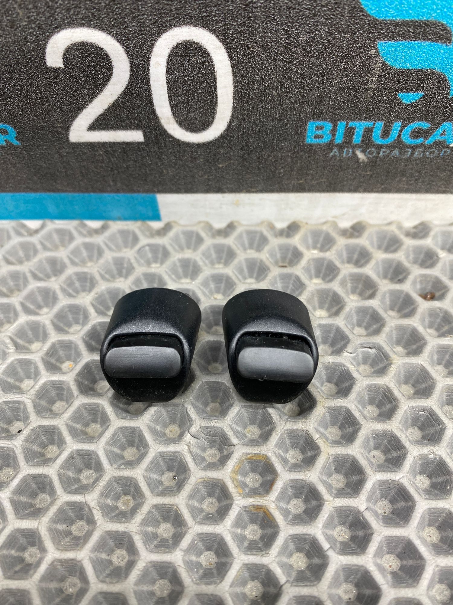 https://ycs.partsauto.market/partsauto-images/thmbs/userImages/c8f07ba63eb5b2f0f6006ea854bf8f7d/part/ce816f45-b983-4947-9573-541fed74865a_1775222585046.jpg