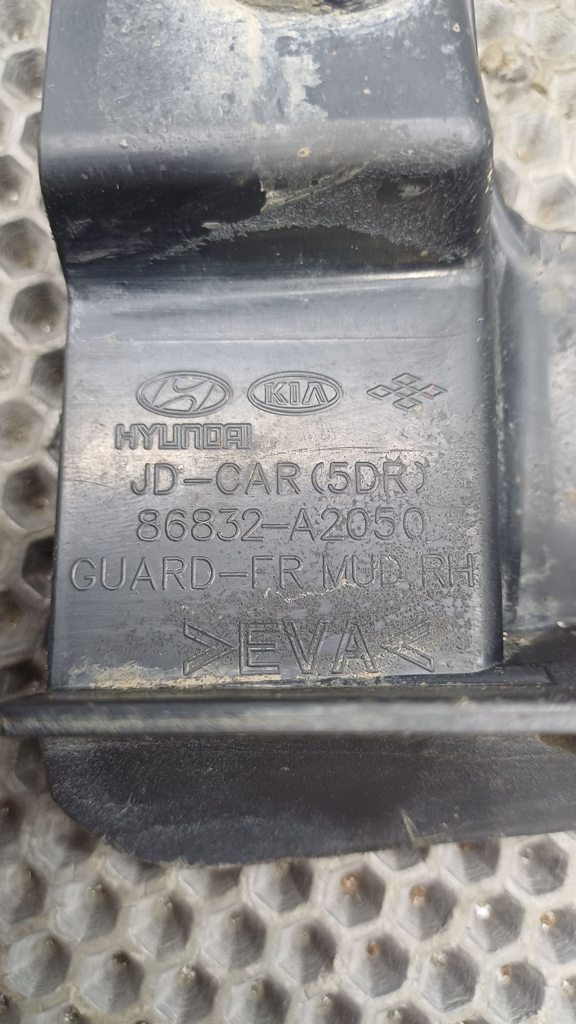 https://ycs.partsauto.market/partsauto-images/thmbs/userImages/c8f07ba63eb5b2f0f6006ea854bf8f7d/part/ce8bcc92-f4fa-45d8-83c1-fbd09518885b_1777303326306.jpg