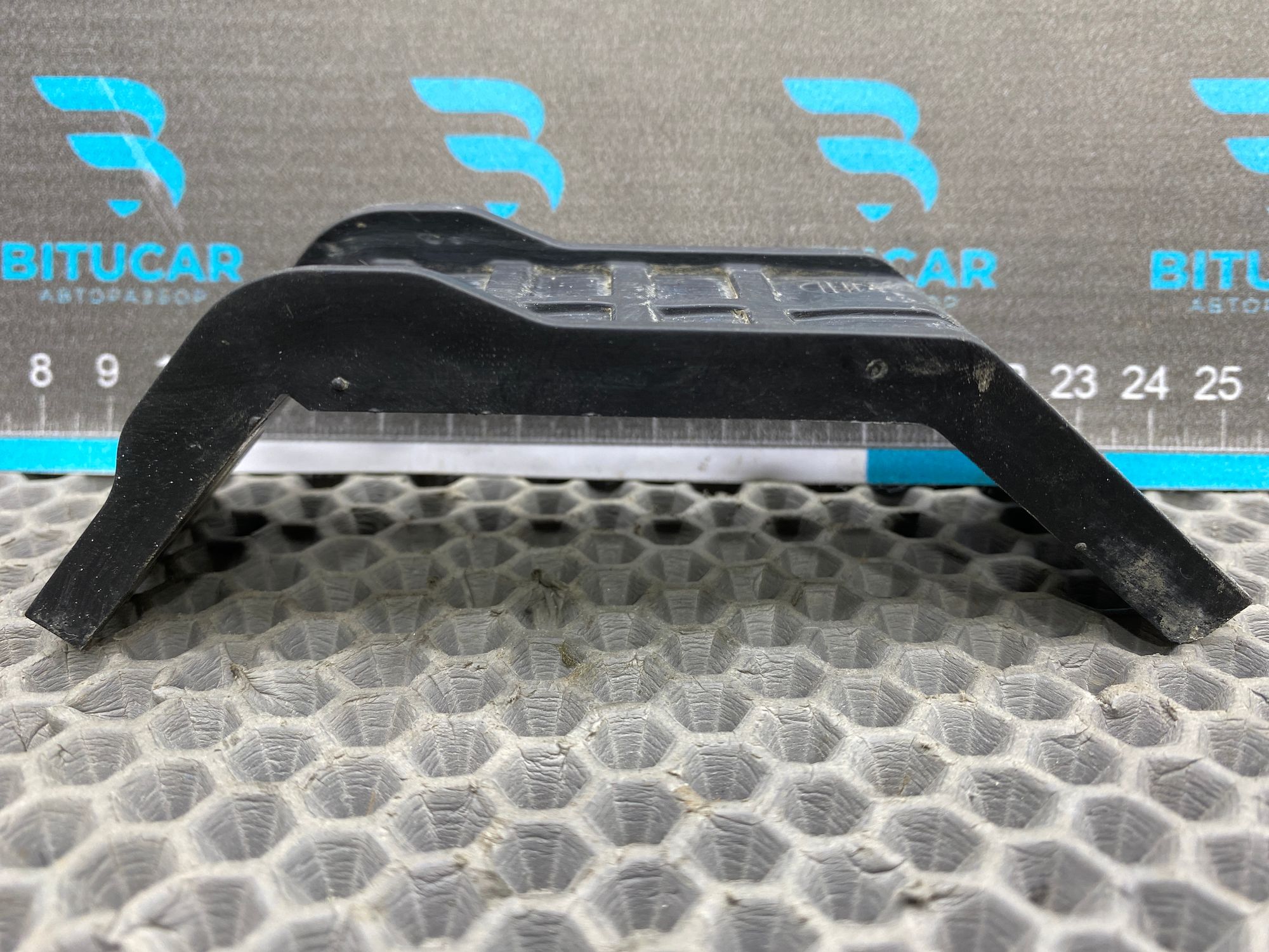 https://ycs.partsauto.market/partsauto-images/thmbs/userImages/c8f07ba63eb5b2f0f6006ea854bf8f7d/part/cf66b68c-ed33-4fb5-a1b3-50b54dd6e5ae_1777818174974.jpg