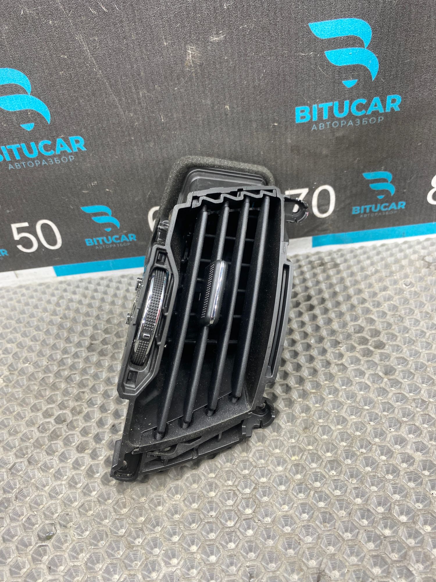 https://ycs.partsauto.market/partsauto-images/thmbs/userImages/c8f07ba63eb5b2f0f6006ea854bf8f7d/part/cfea0194-a0ca-43e3-8521-990013bf4f3b_1767019978872.jpg